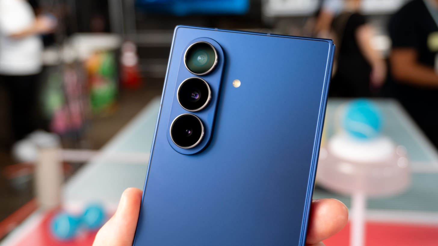 Galaxy Z Fold 7 camera system
