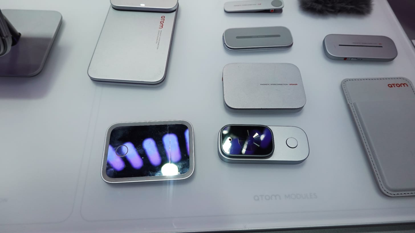 Tecno modular phone attachments