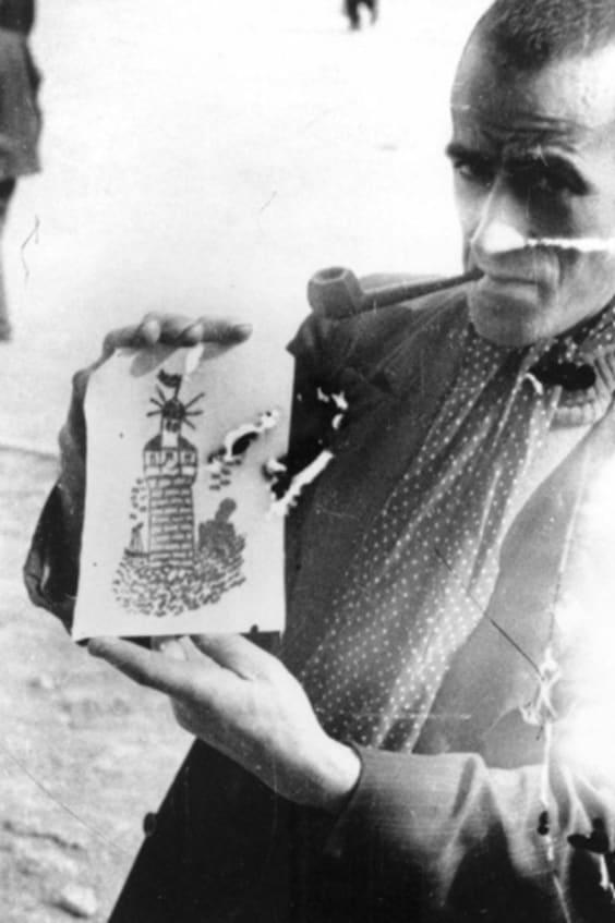 A person holding a pipe and smoking a pipe

AI-generated content may be incorrect.