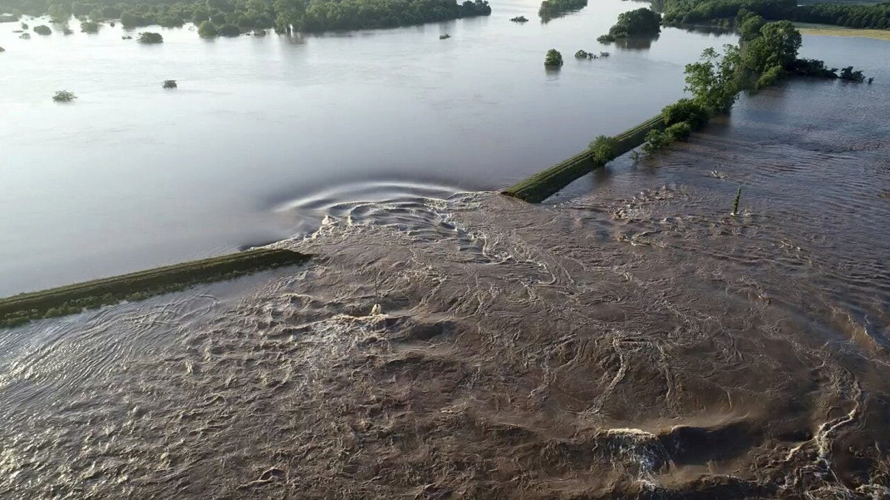 ARKANSAS-LEVEE-BREACH.jpeg