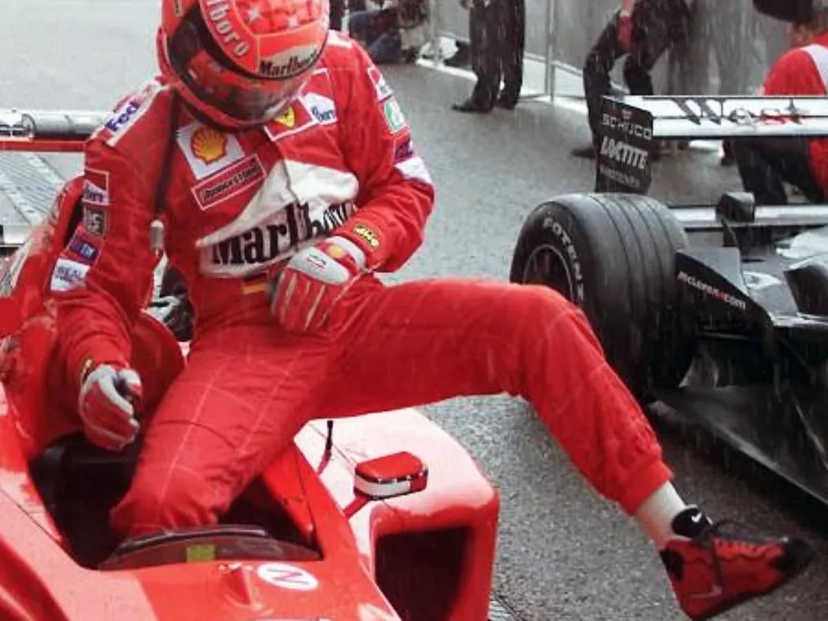 Wizualizacja interfejsu F1 Casino z slotami