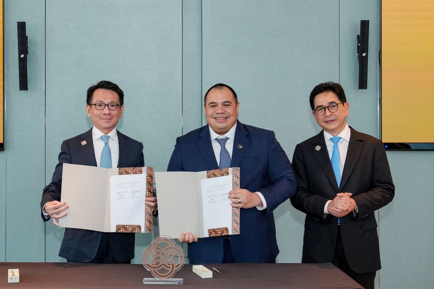 No alternative text description for this image