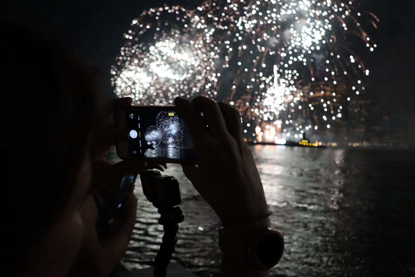 How to photograph fireworks