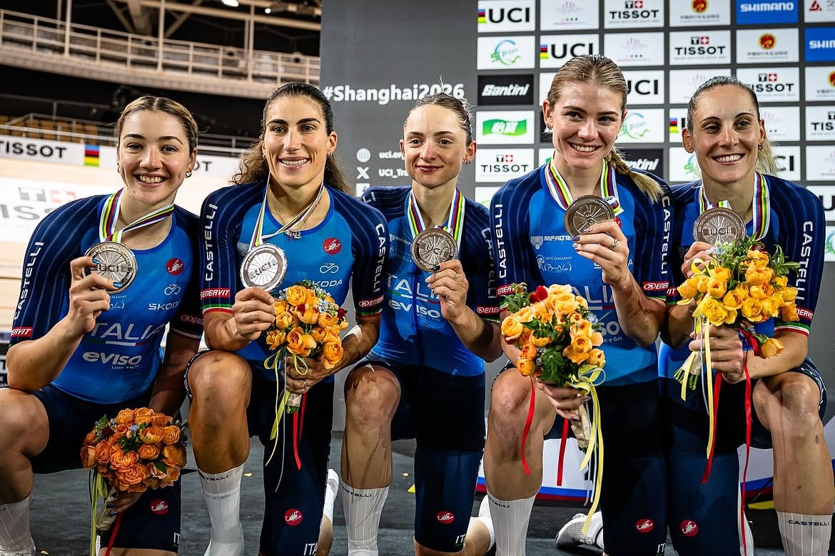 Il quartetto femminile sul podio ai mondiali di Shanghai 2026 ©Arne Mill