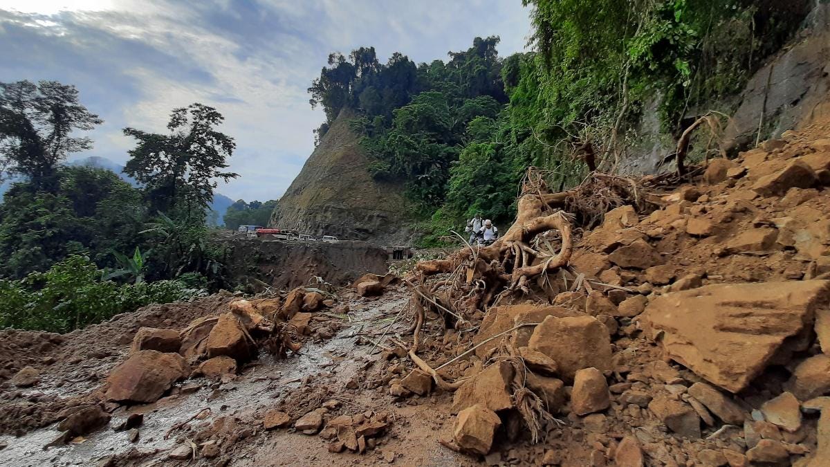 EarthStuff - Compound Hydrogeomorphic Cascades And Rapid Upstream To Downstream Hazard Coupling In The Eastern Himalaya
