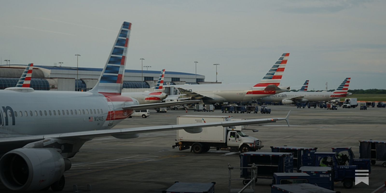 Emergency Landing Incident: American Airlines Flight Engulfed in Flames at Denver International Airport Emergency Landing Incident: American Airlines Flight Engulfed in Flames at Denver International Airport