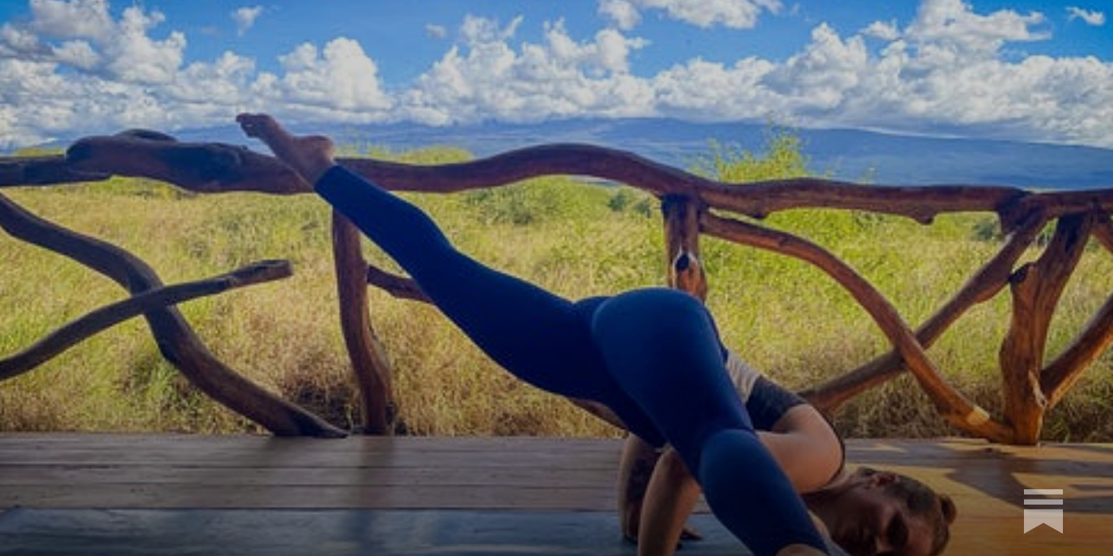 Jill Yoga Warm Up Tee- Valerian with Blurred Waves