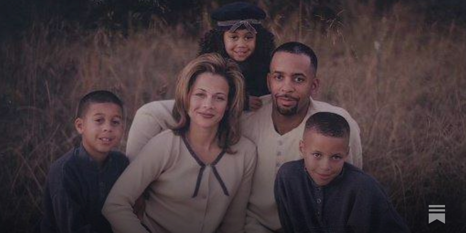 Is sonya curry black or white top