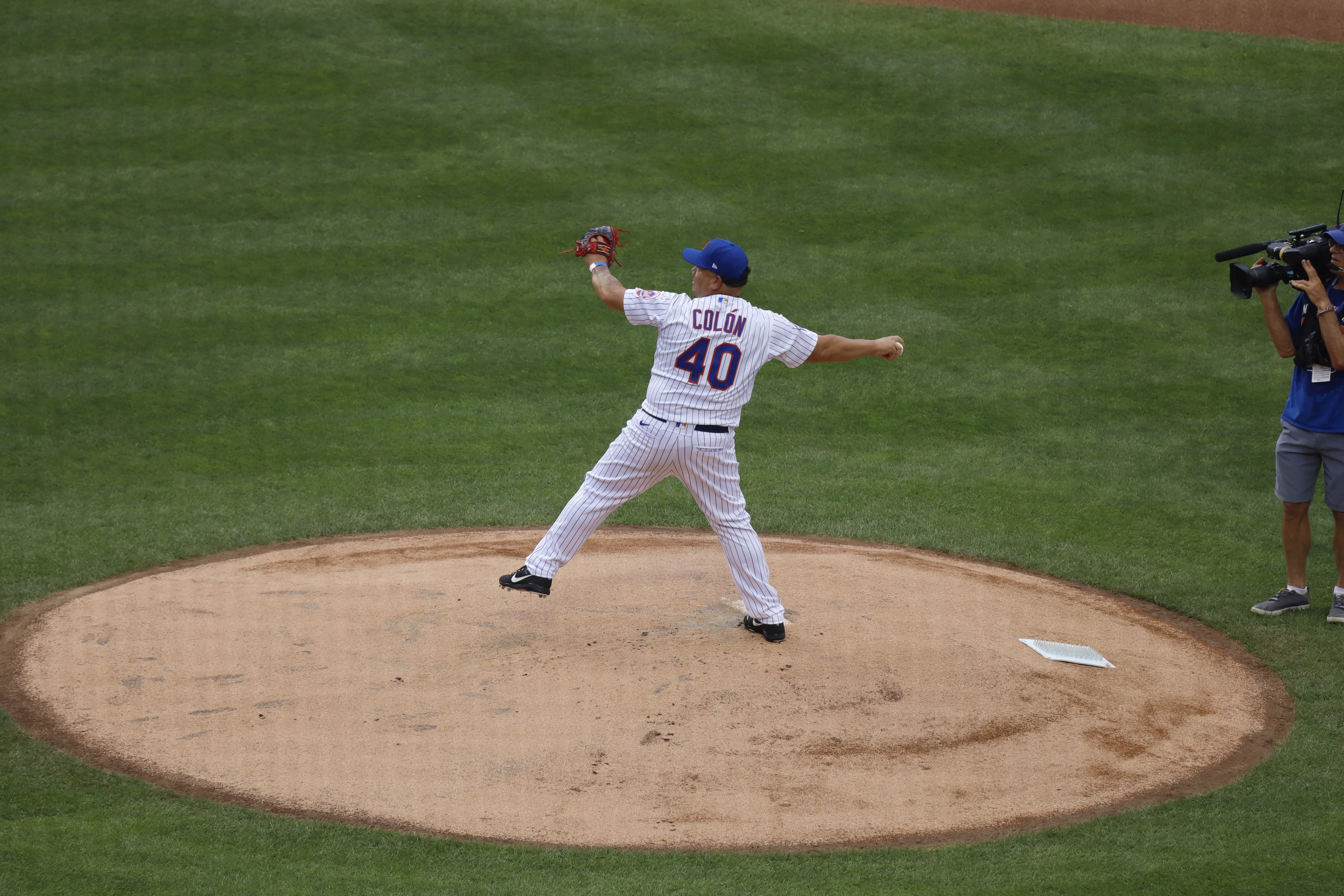 Colon marks unexpected blast with first pitch at Citi Field