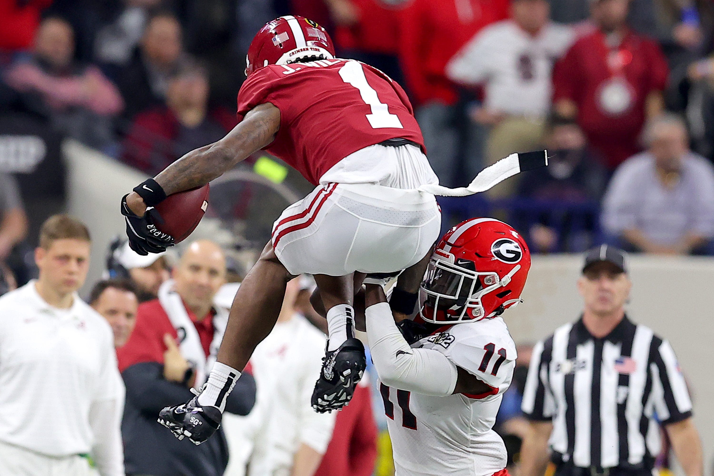 NFL Draft 2022: Jacksonville Jaguars select defensive lineman Travon Walker  with first pick - BBC Sport