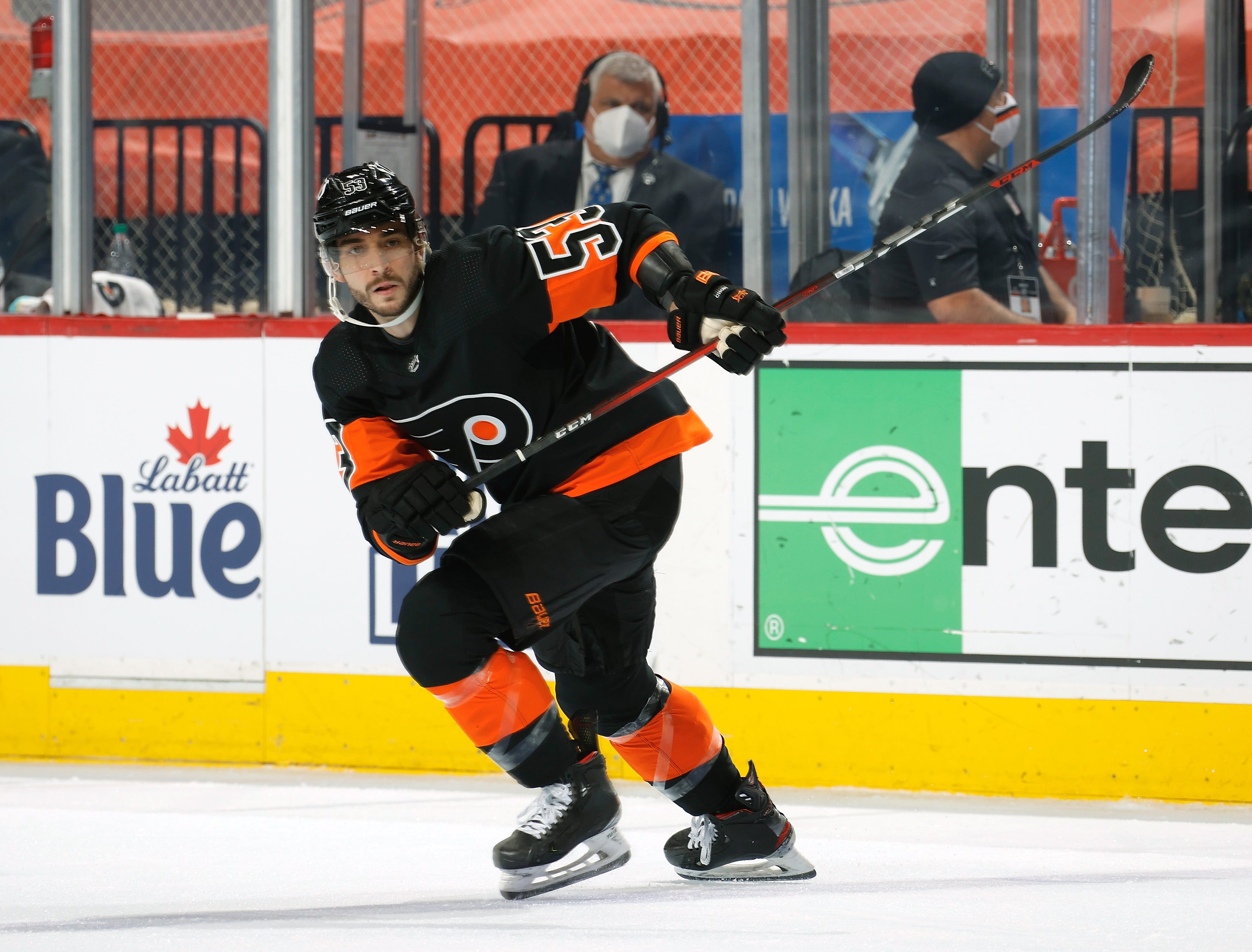 Coyotes acquire Shayne Gostisbehere, 2 future draft picks from Flyers