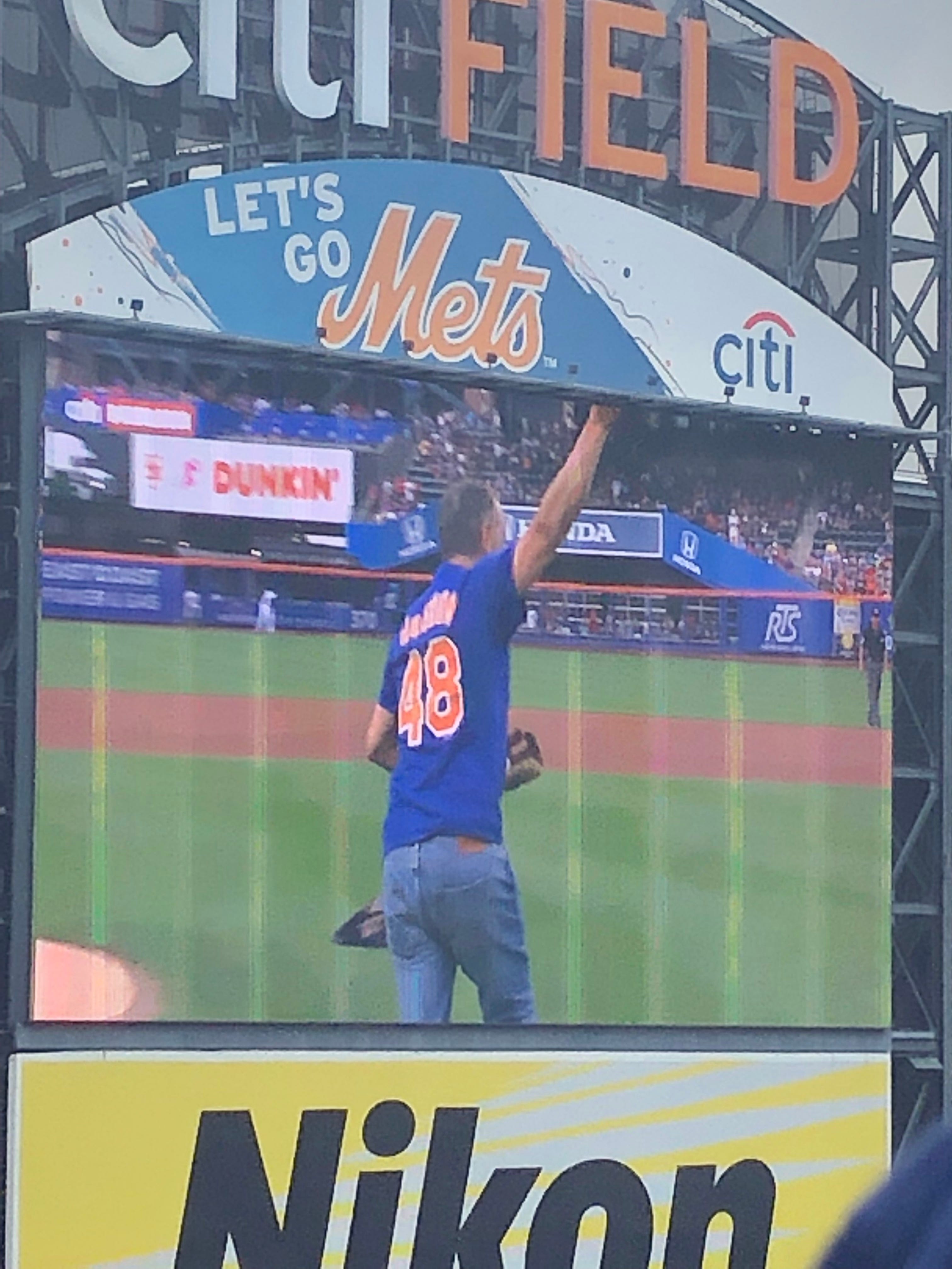 Jerry Seinfeld throws out the first pitch at Citi Field 