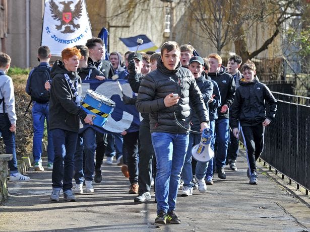 Escócia faz a festa da torcida em Glasgow ao vencer a Espanha com