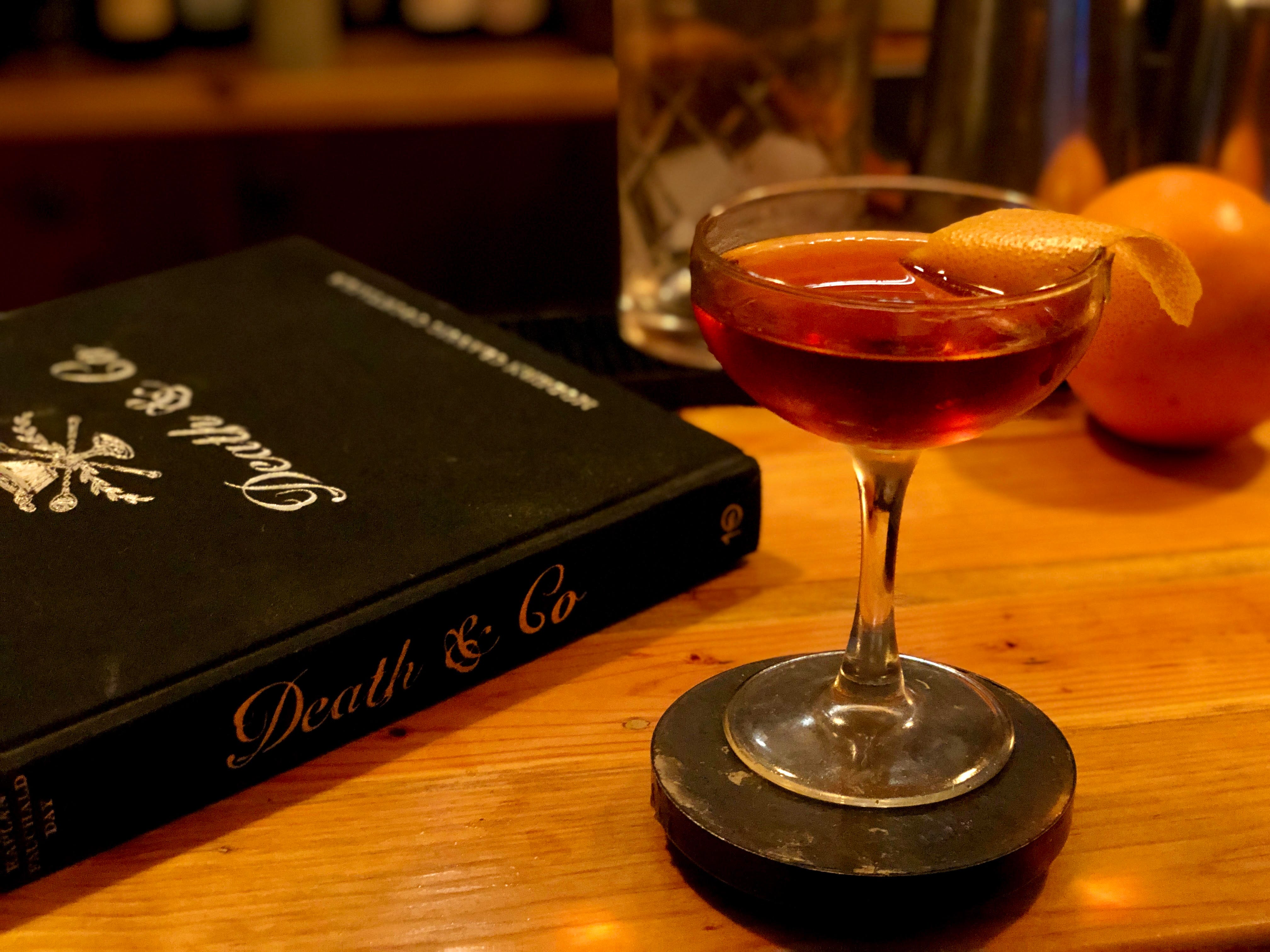 The Dos and Don'ts of Making a Manhattan