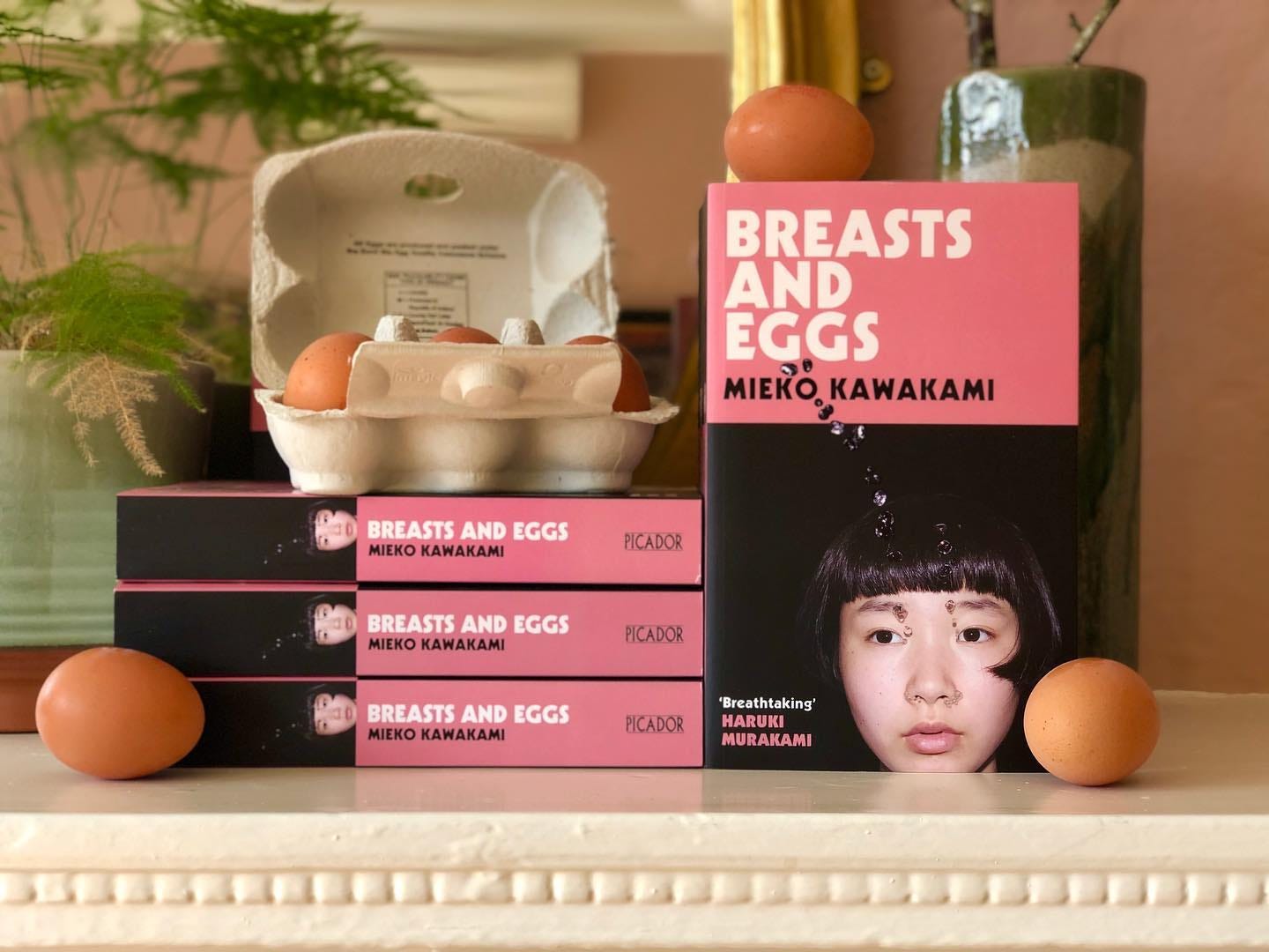 4  peitos e ovos - by gabi barbosa - livros & lámen