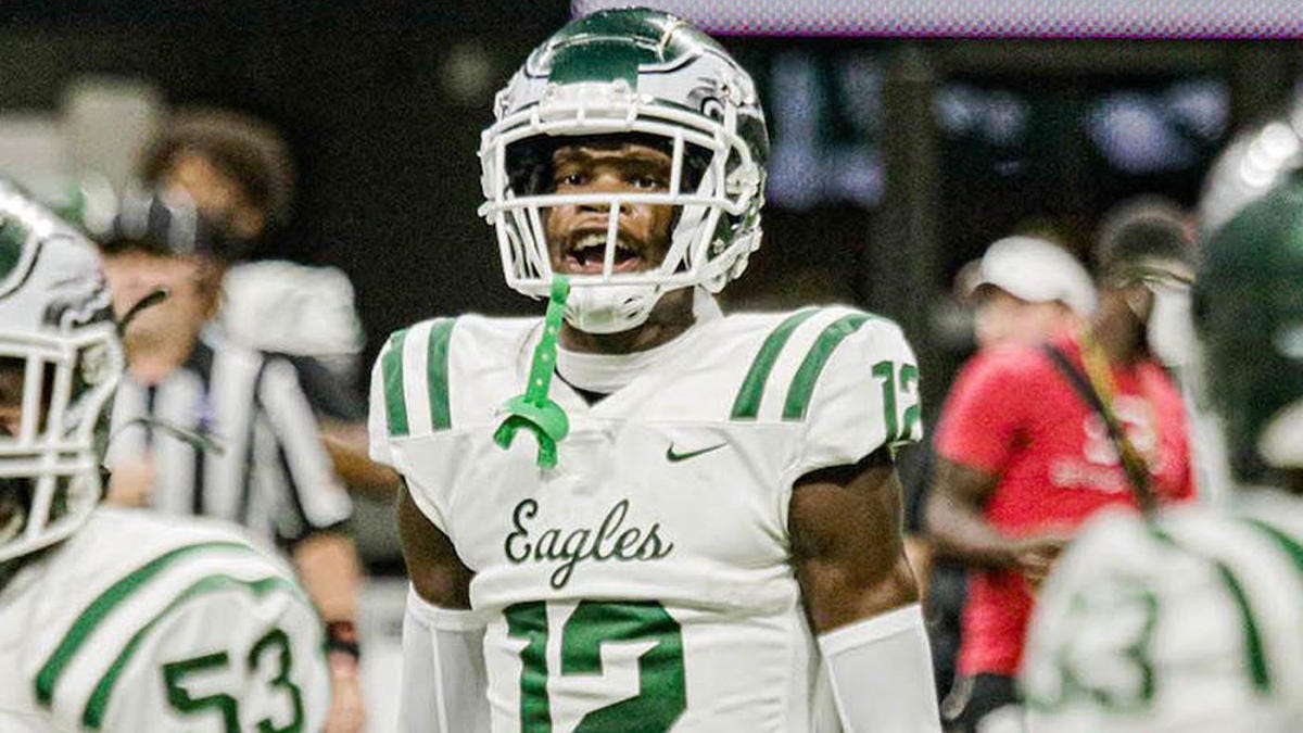 Travis Hunter picks Jackson State, Deion Sanders pens message