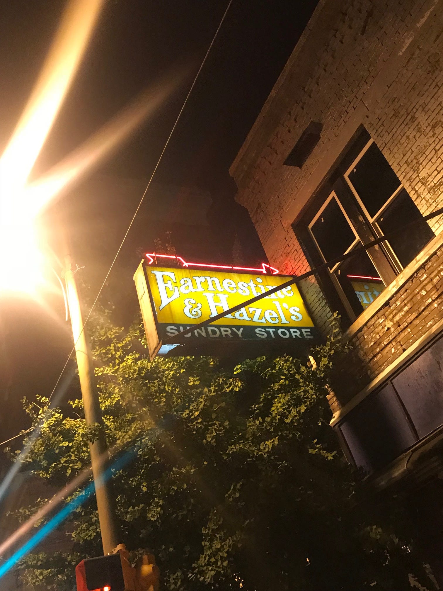 Cool bar: Man locked in store's beer cave stays, drinks all night long