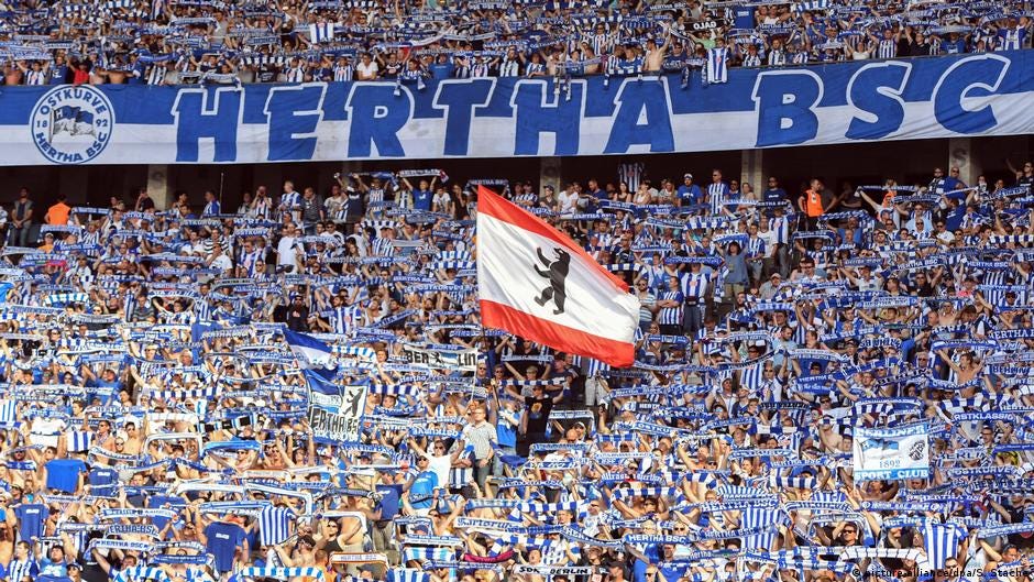 Luta contra o racismo: jogadores de Union Berlim e Schalke 04