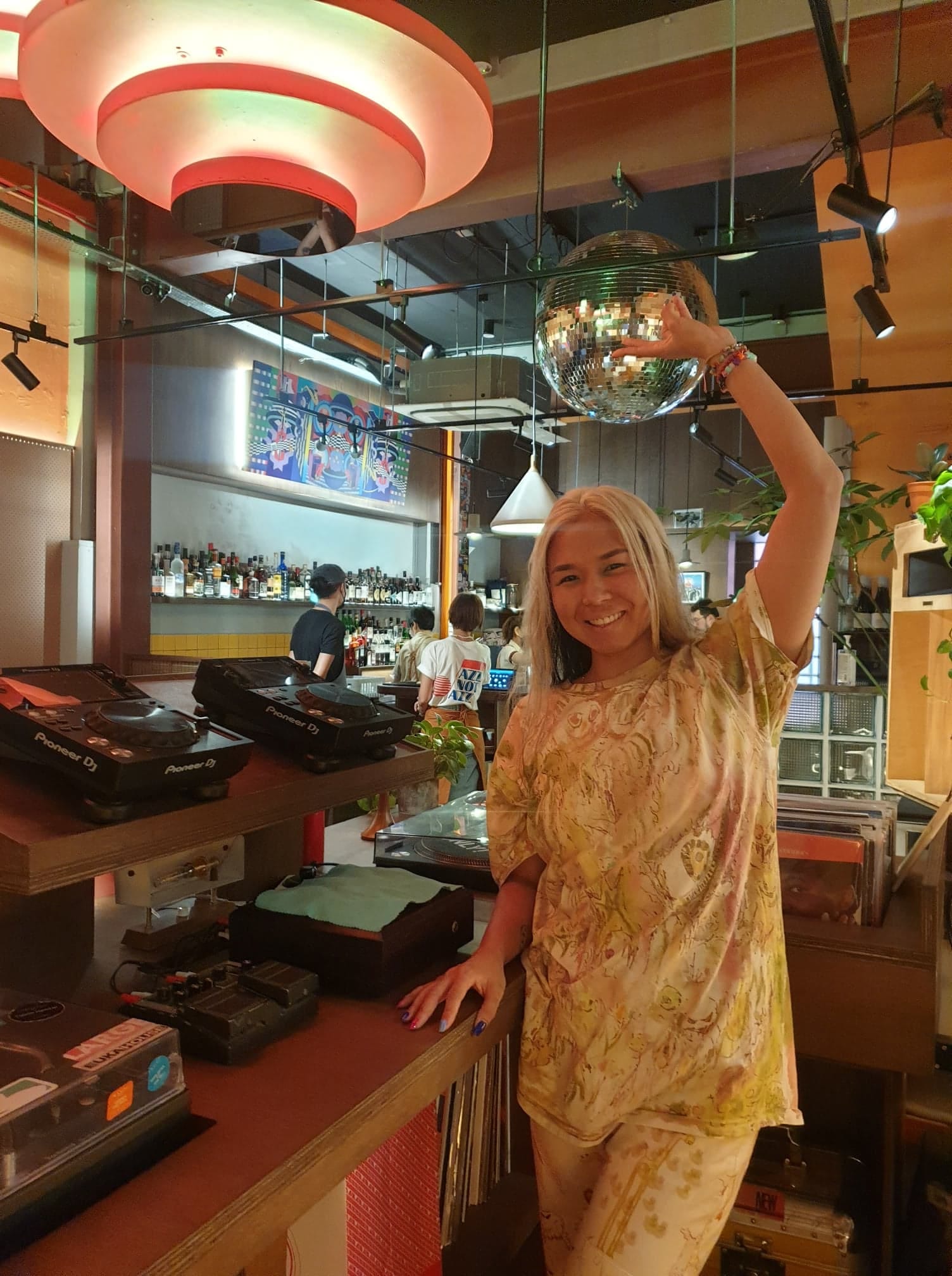 SINGAPORES SECRET PARTY SCENE