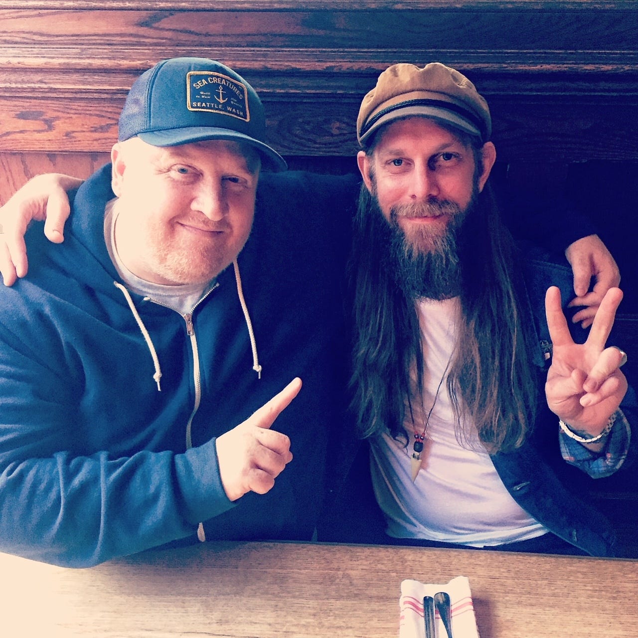 Dive Bar Jukebox with Damon Boelte - by Brad Thomas Parsons