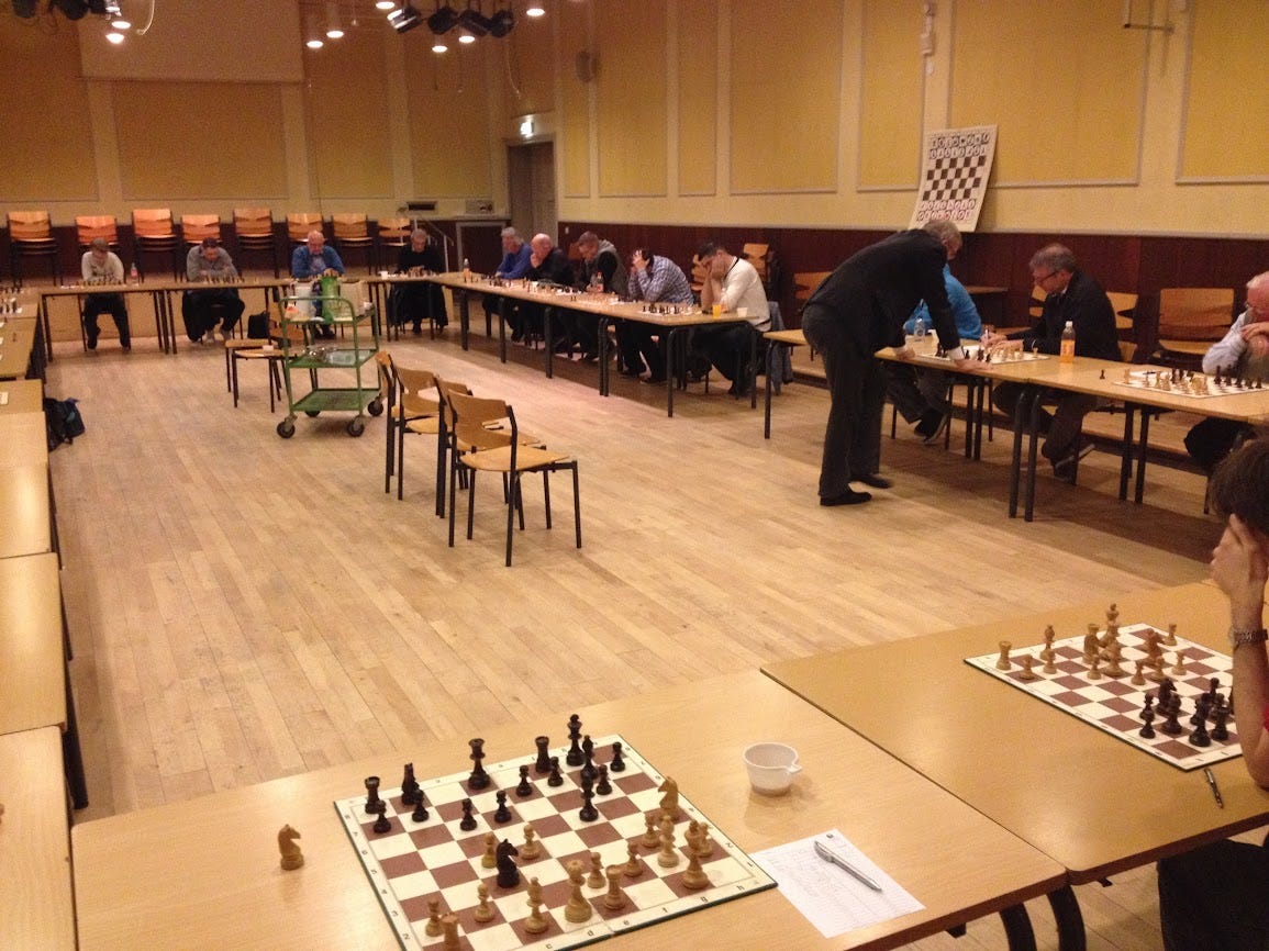 Evenly Matched Blitz Chess Turns Into Romp! Chess in the Café! 