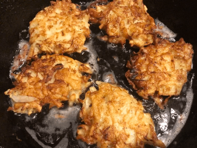Spiralized Golden Potato Latkes - The Mama Maven Blog