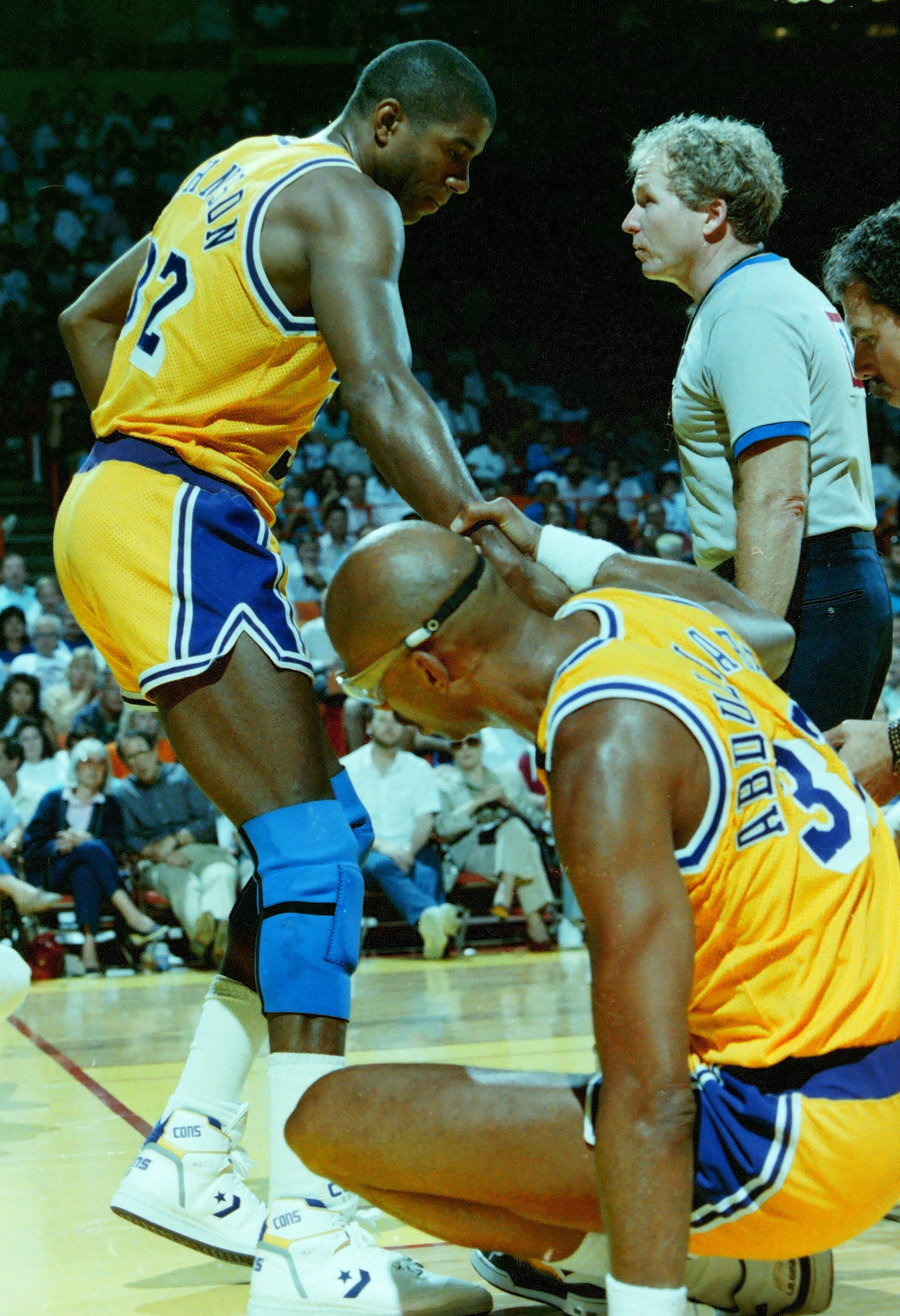 Kareem Abdul-Jabbar - 1989 NBA Finals Highlights (42 Years Old) 
