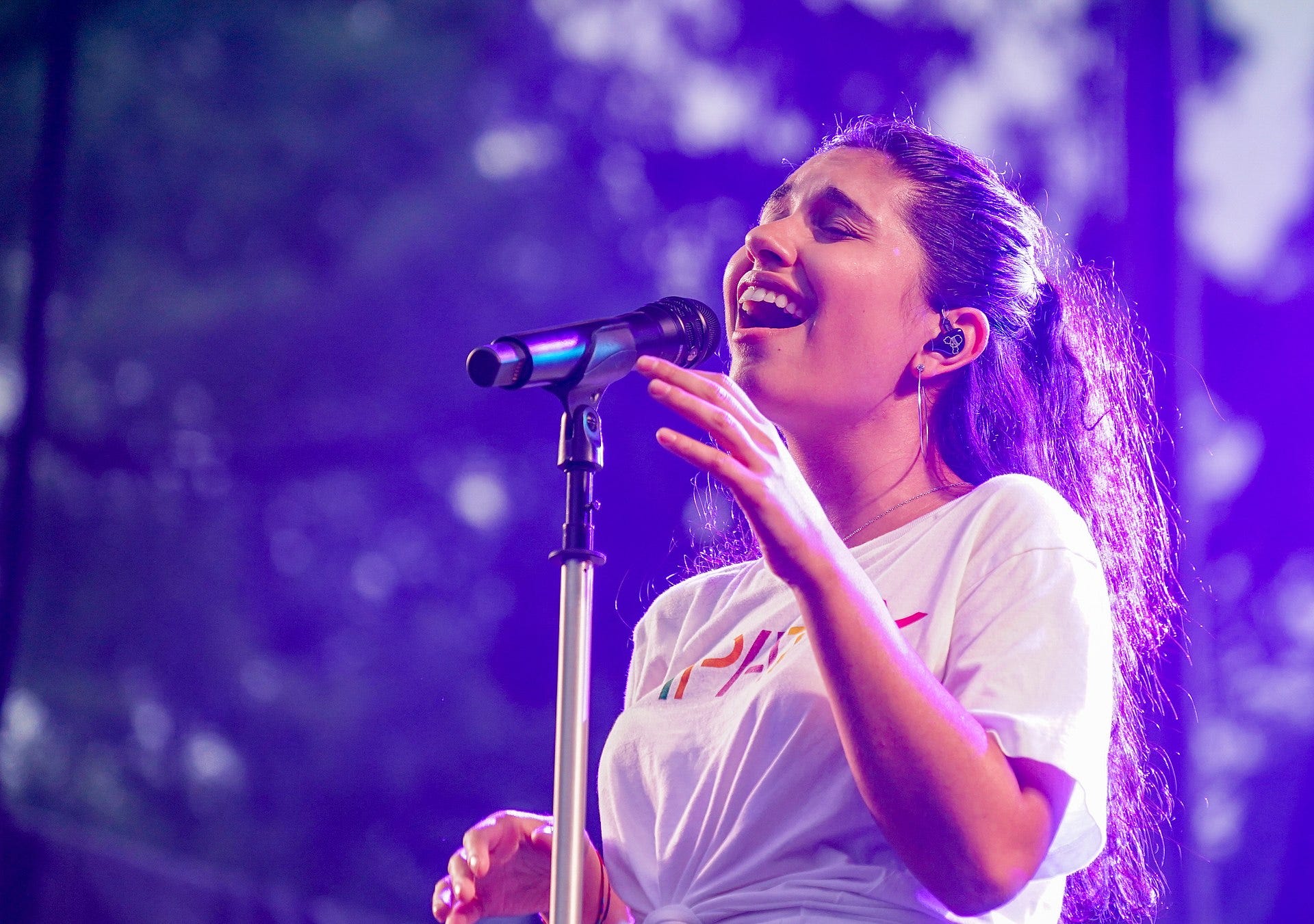 Alessia Cara - In The Meantime Lyrics and Tracklist