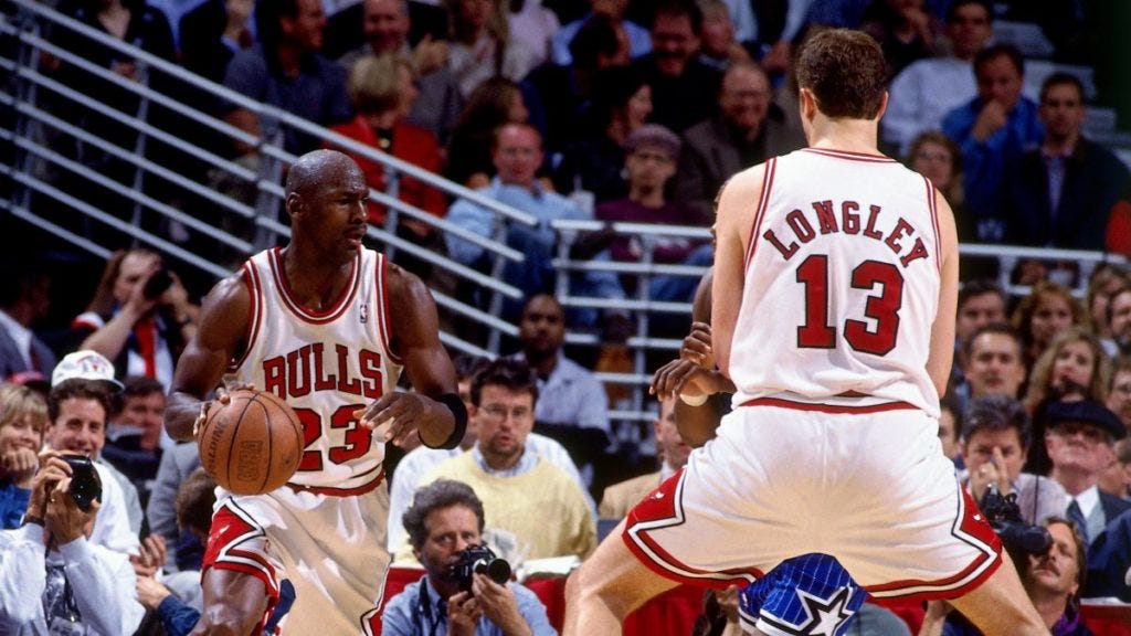 384 United Center Luc Longley Photos & High Res Pictures - Getty Images