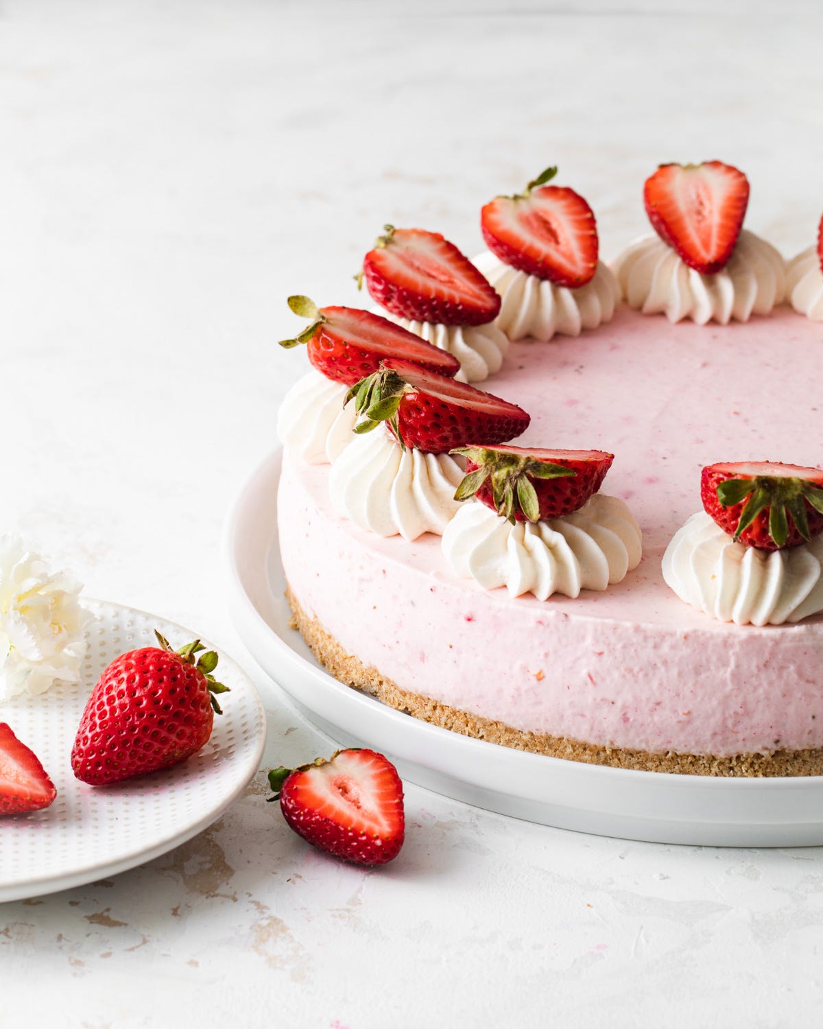 No Bake Strawberry Cheesecake - Style Sweet
