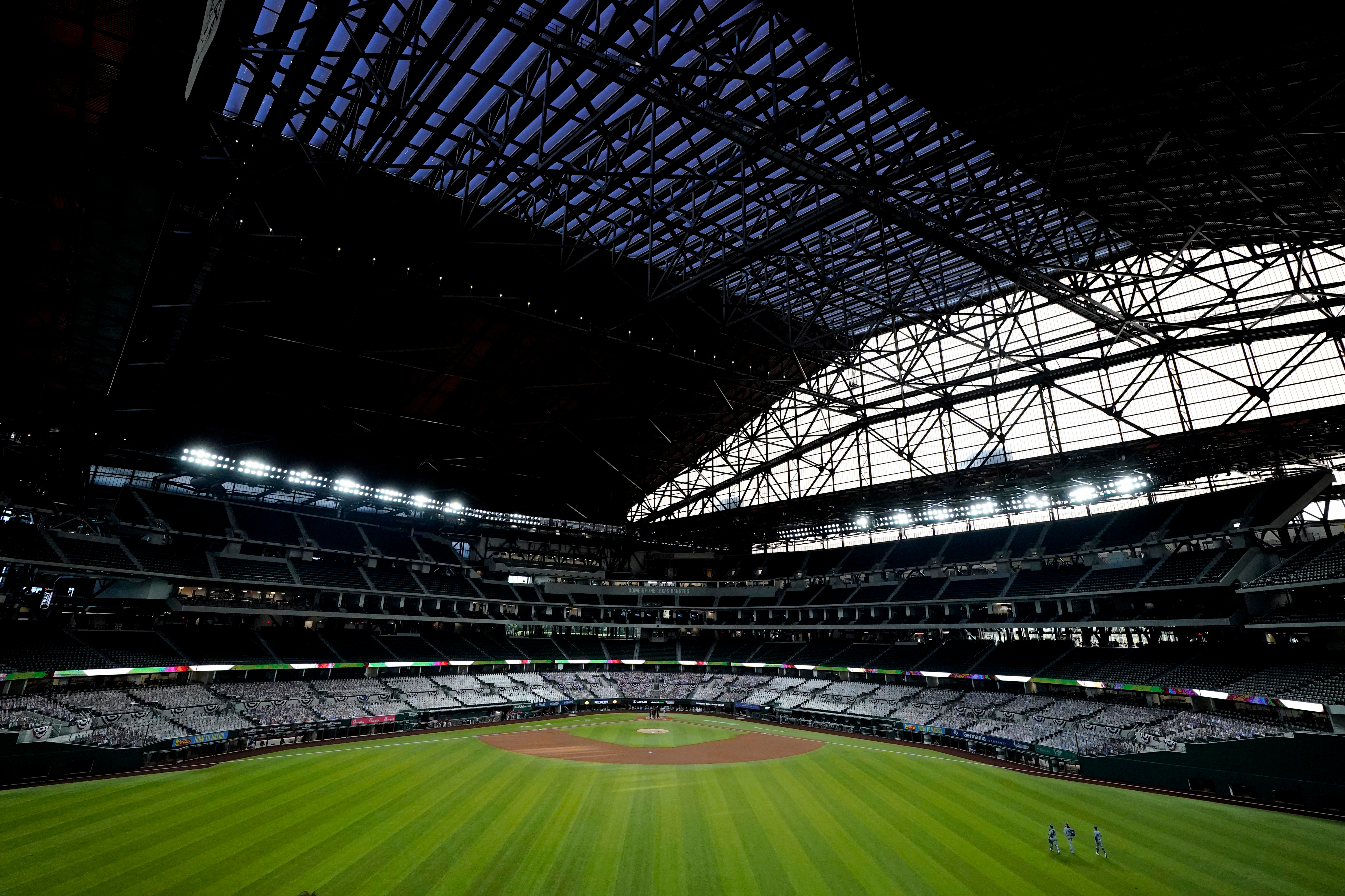 Ask the Experts: Globe Life Field's Retractable Roof 