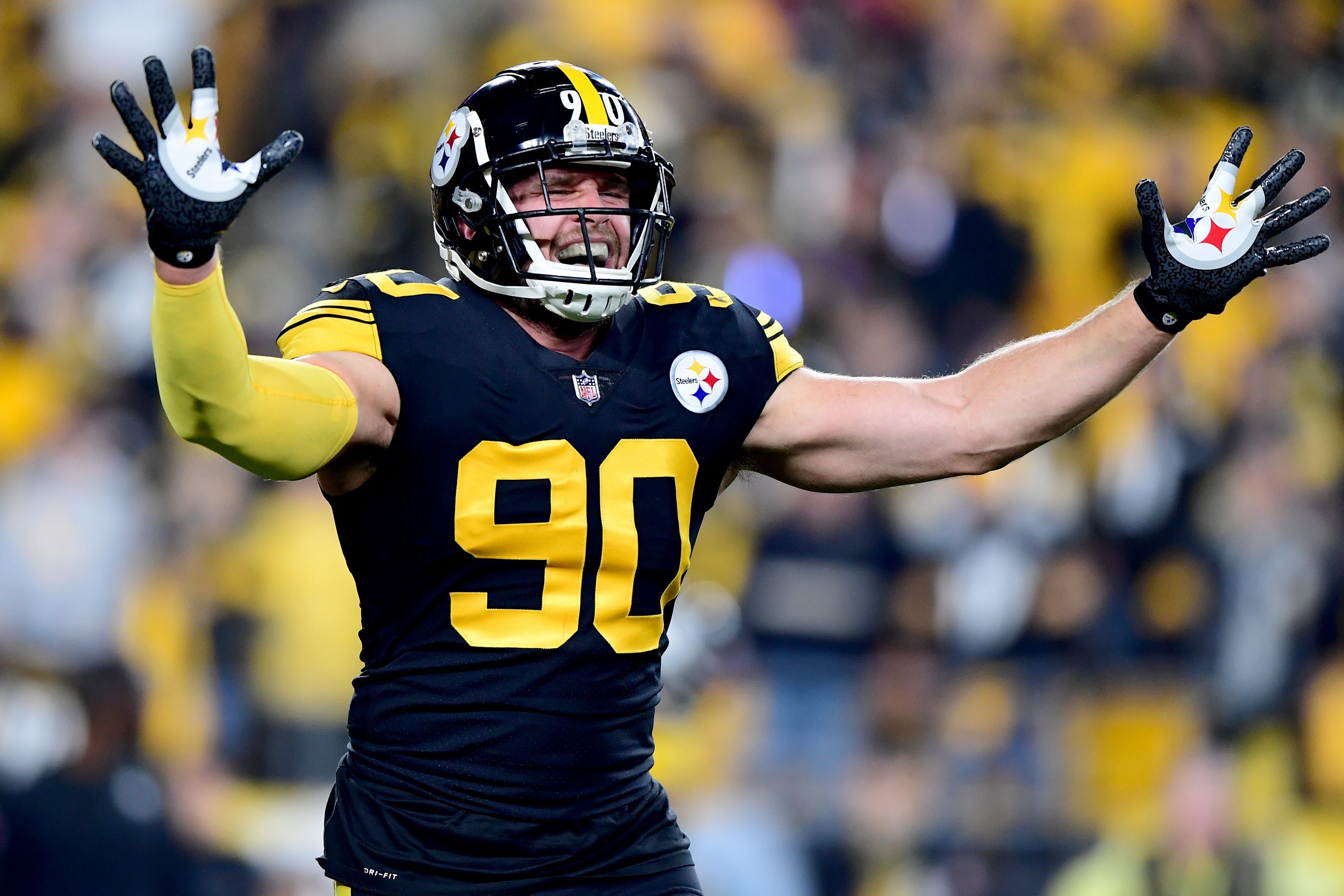 Steelers debut new, safer helmets for off-season training