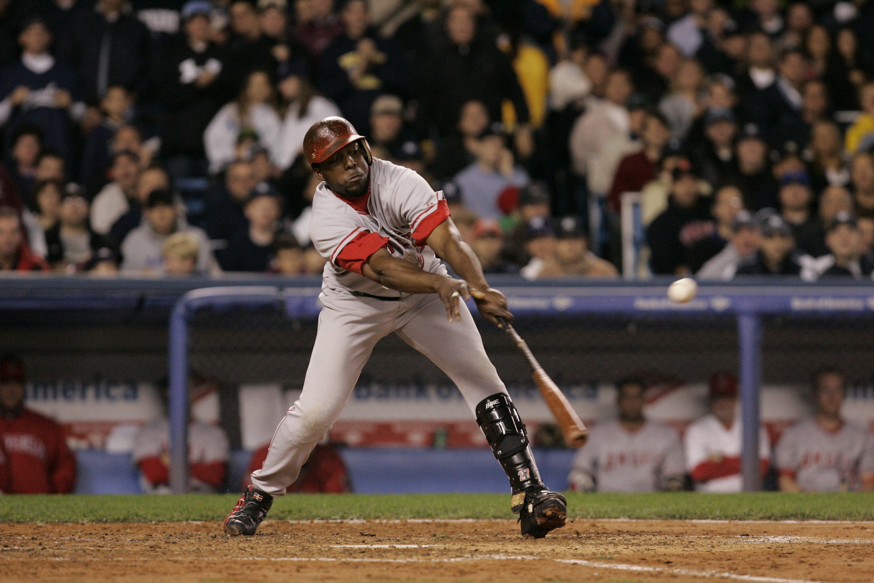 vladimir guerrero no batting gloves