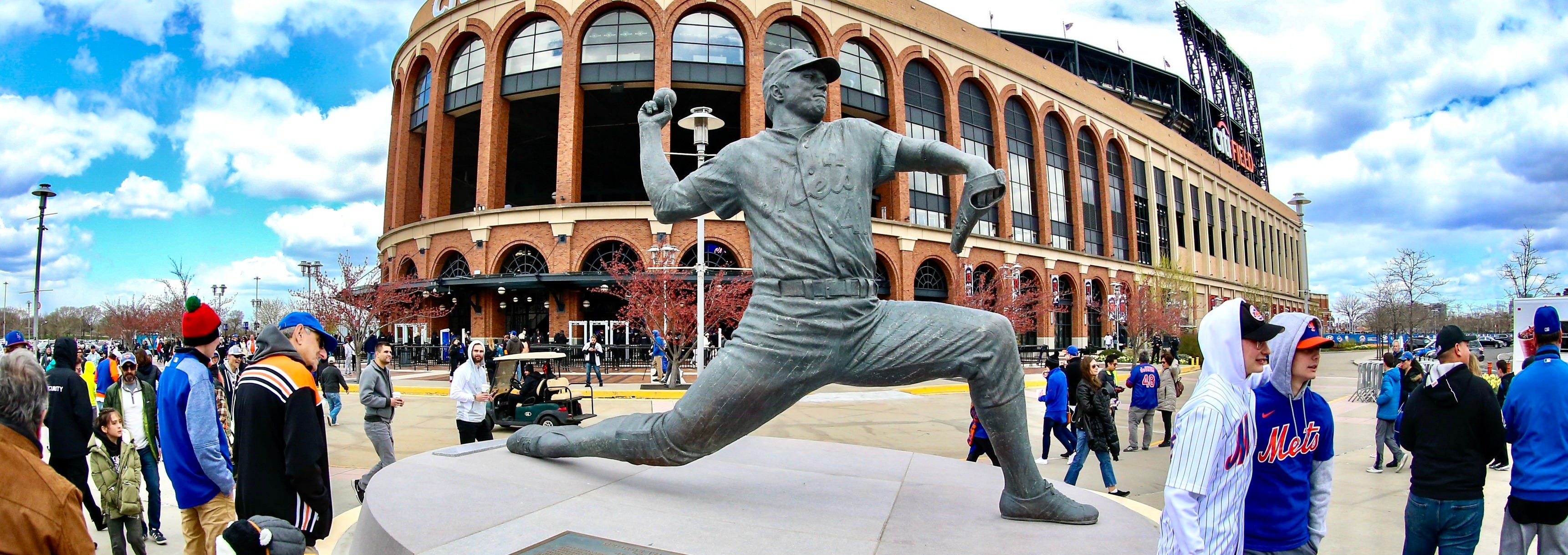 EXCLUSIVE: Mets' Seaver Statue Has Wrong Uni Number Font