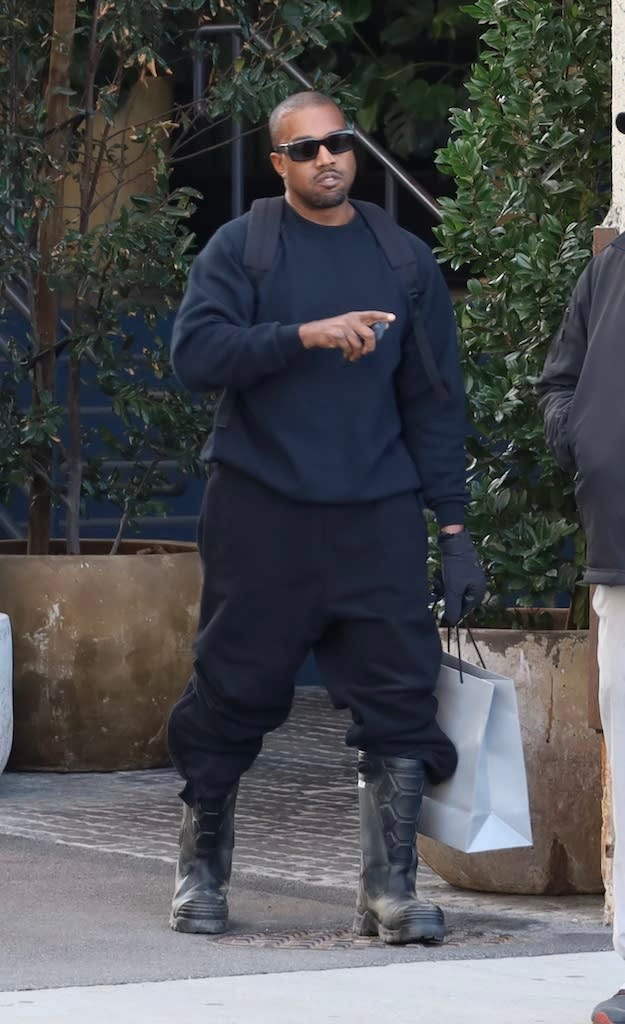 GUMBI`S BLOG: Kanye West wearing Grey Balenciaga Arena Sneakers for London  Fashion Week