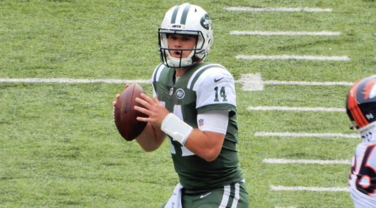 Jets Trade King's Ransom of Picks to Colts to Move up in NFL Draft