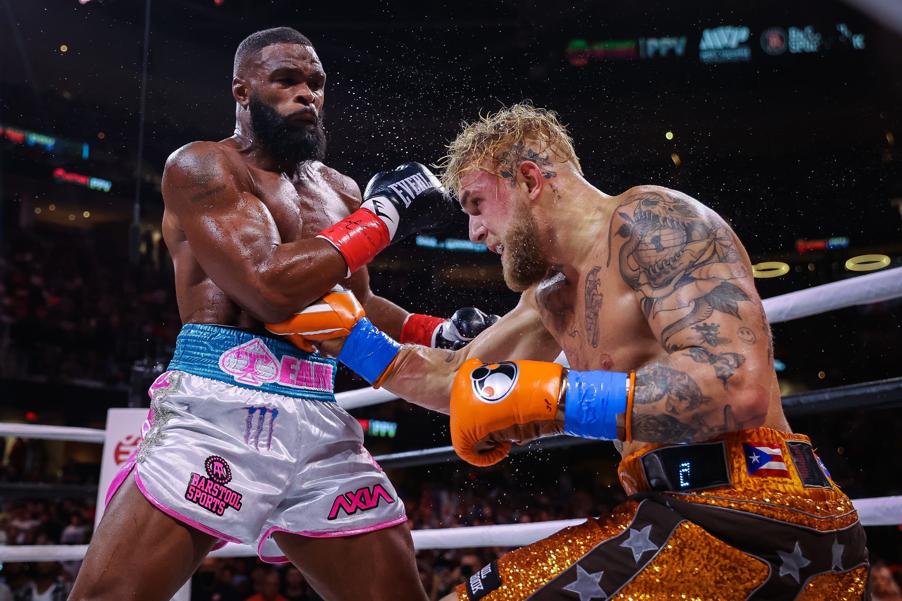 Jake Paul Beats Tyron Woodley with One-Punch Knockout, one punch boxing 