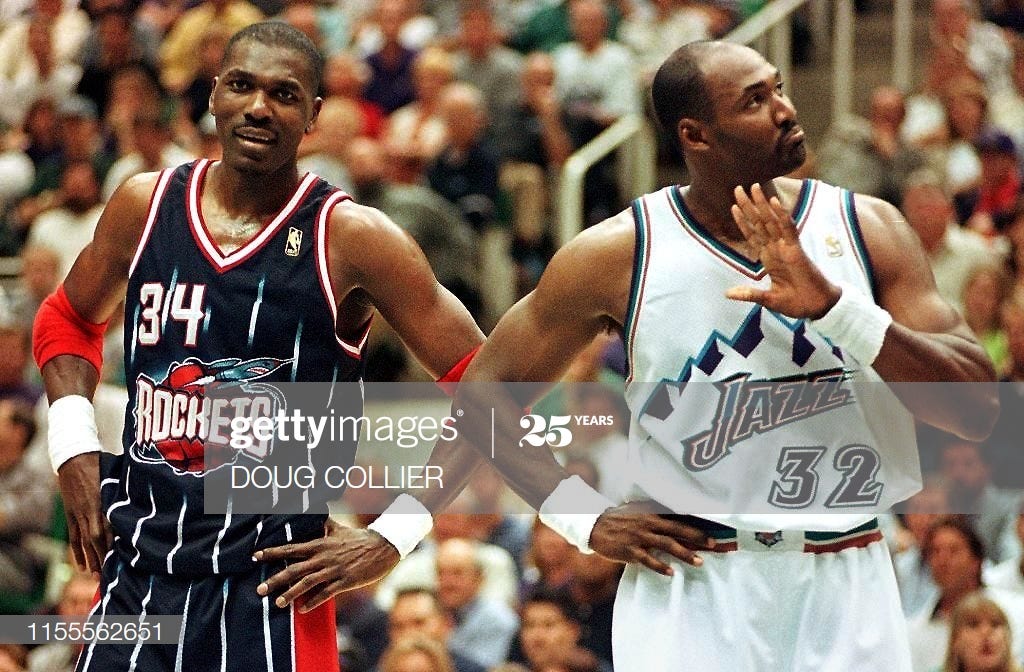 Which was worse, Sixers' teams or uniforms in early 1990s?