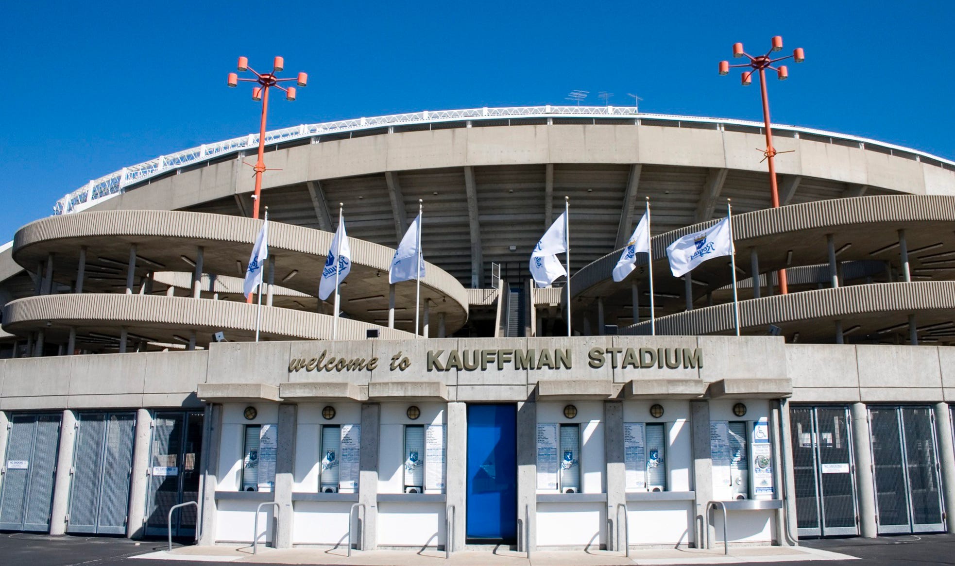 Royals to welcome fans back to Kauffman Stadium