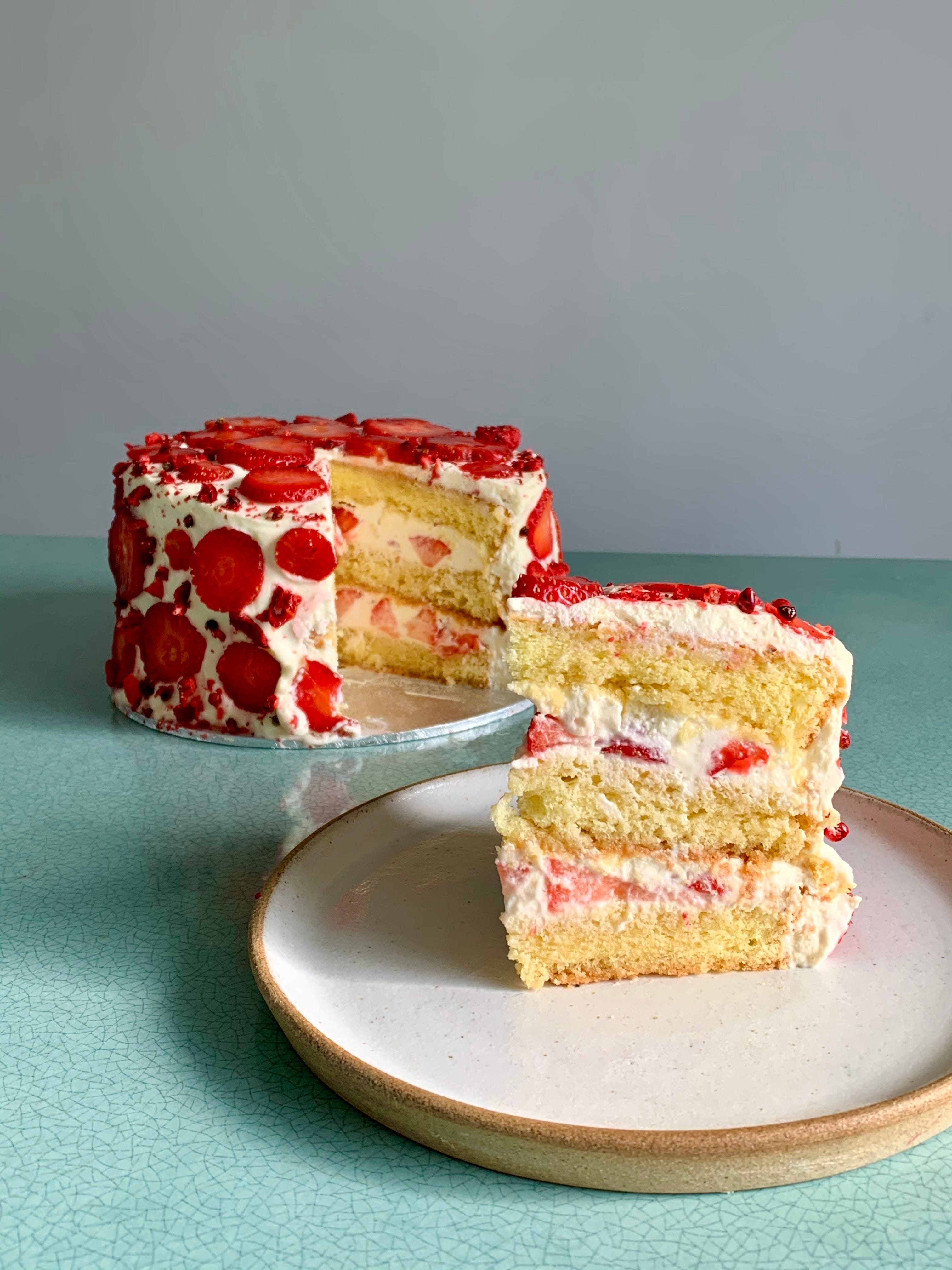 FLUFFY Vanilla Sponge Cake Recipe | The BEST Genoise Sponge Cake - YouTube