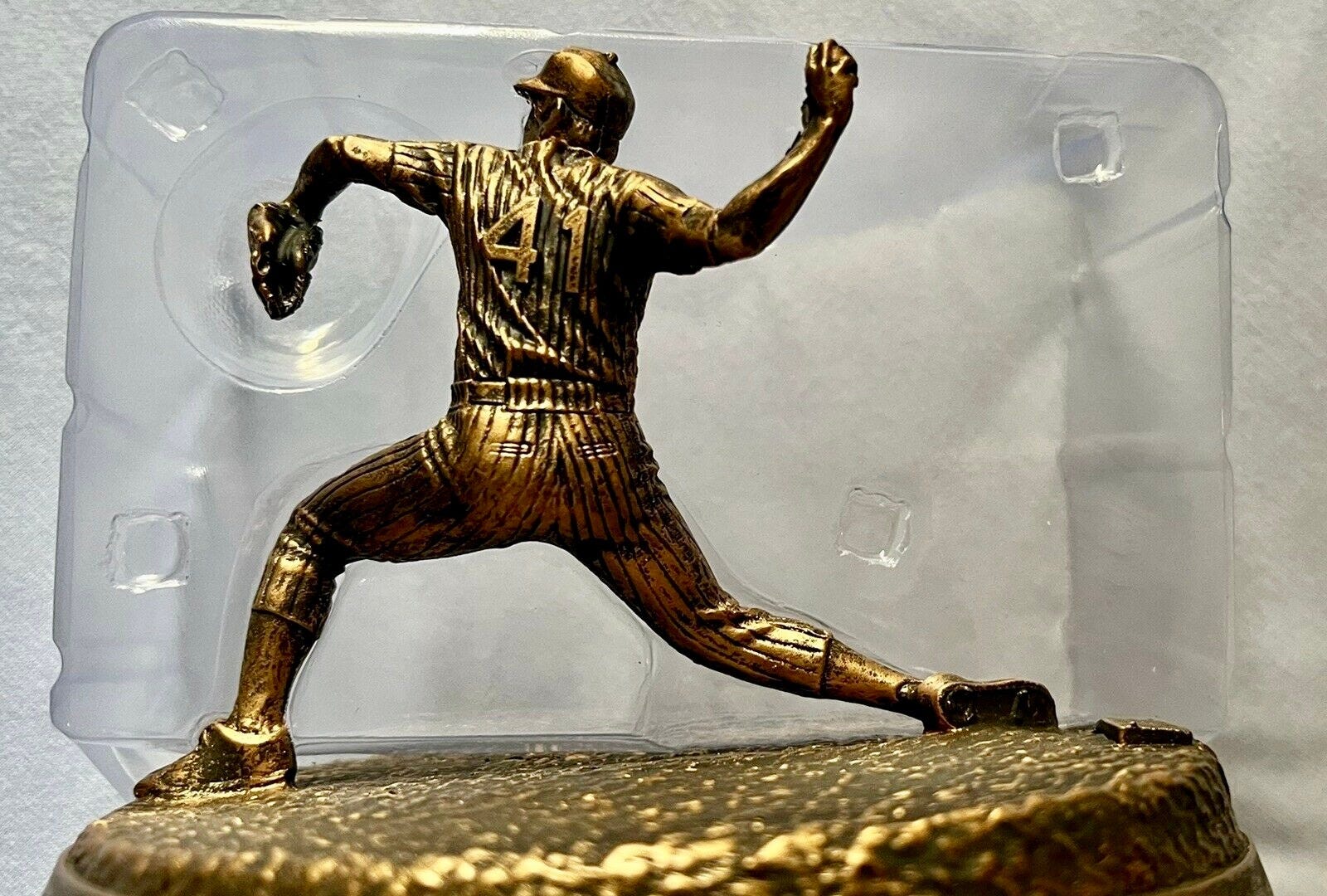 EXCLUSIVE: Mets' Seaver Statue Has Wrong Uni Number Font