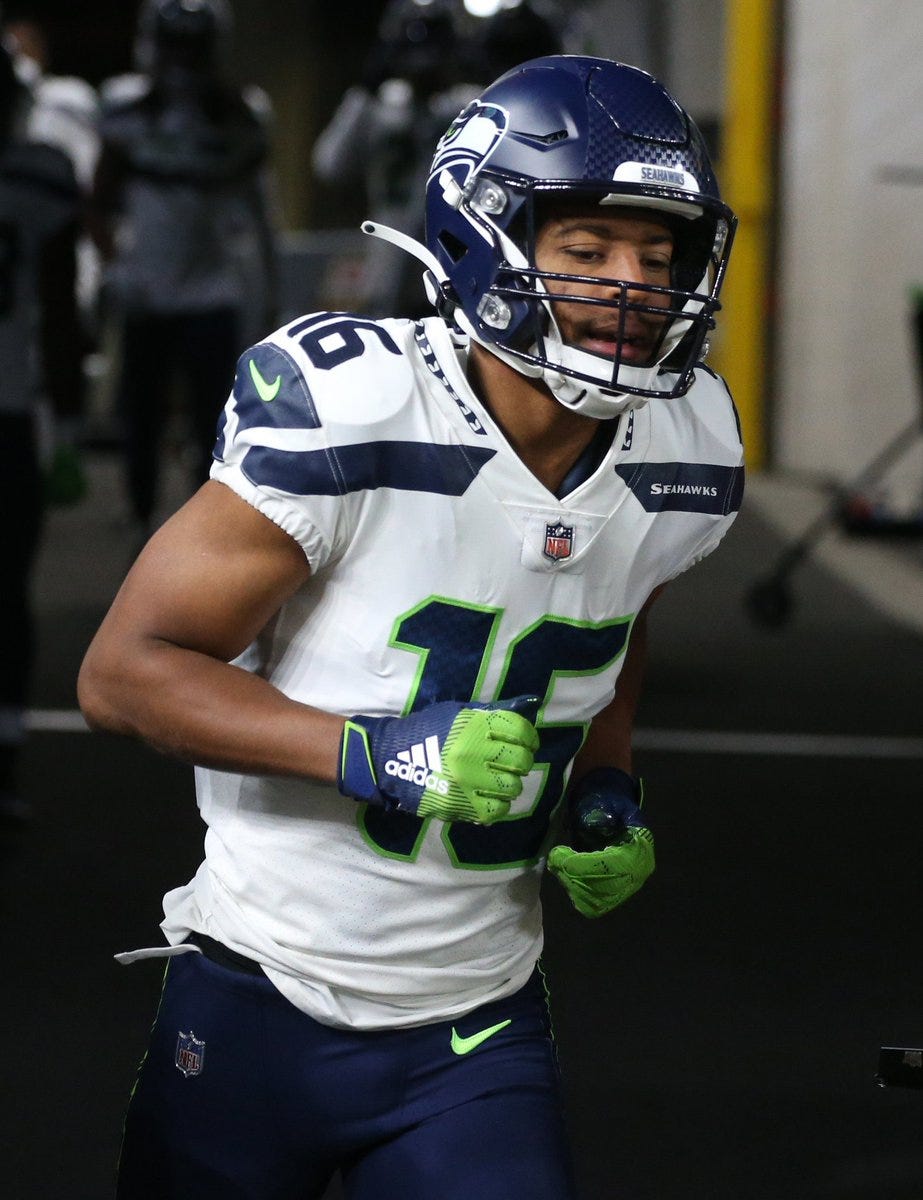 Seahawks create cap space with Tyler Lockett contract move