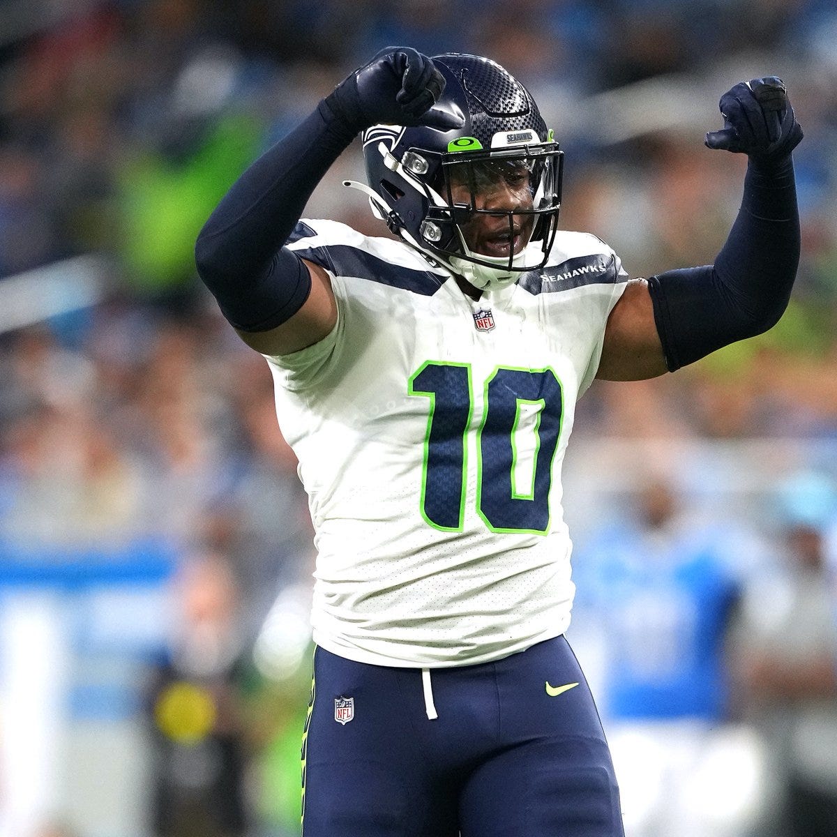 Seahawks Extend OLB Uchenna Nwosu