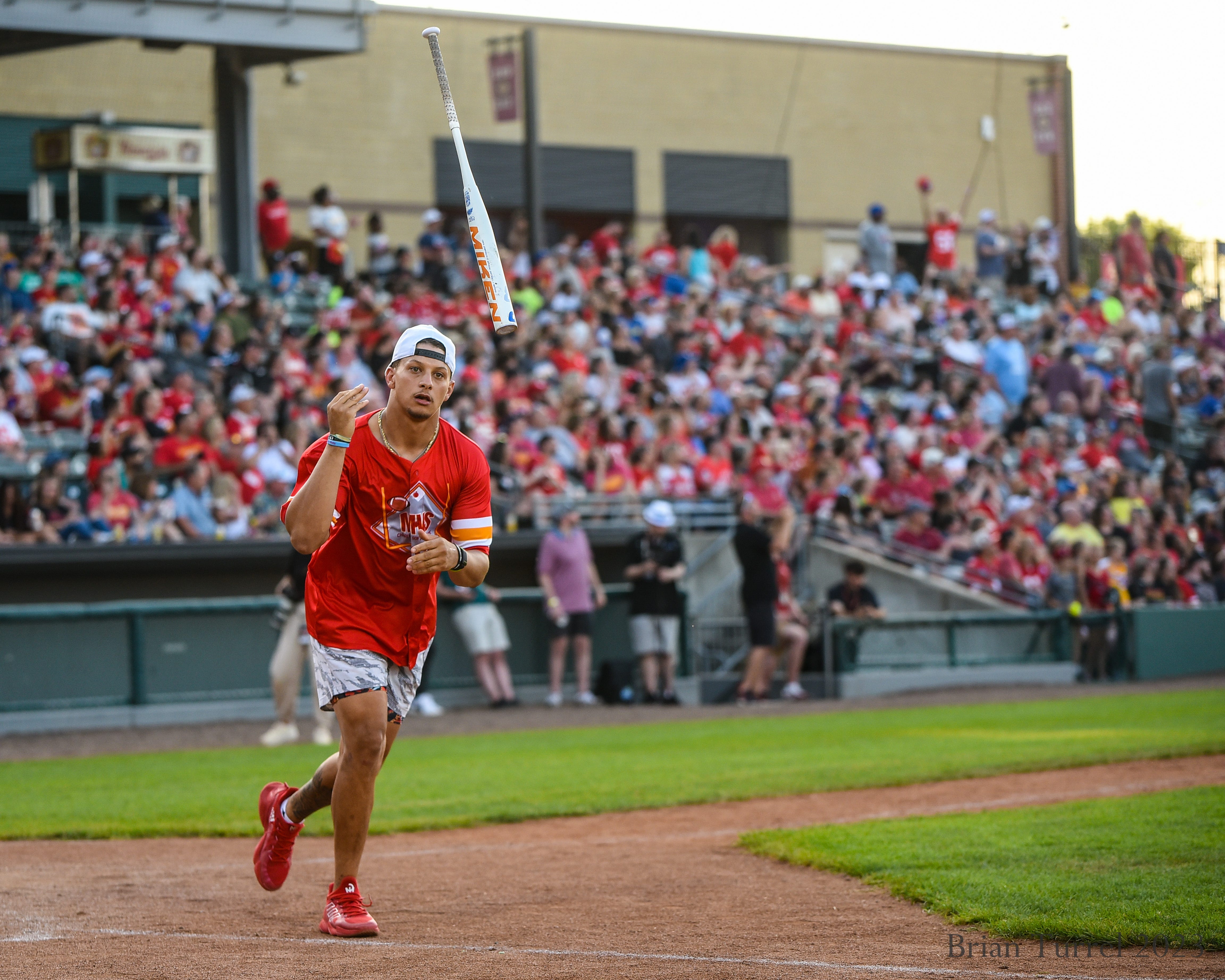 More than 30 active Chiefs to join Marquez Valdes-Scantling for charity  softball game Friday