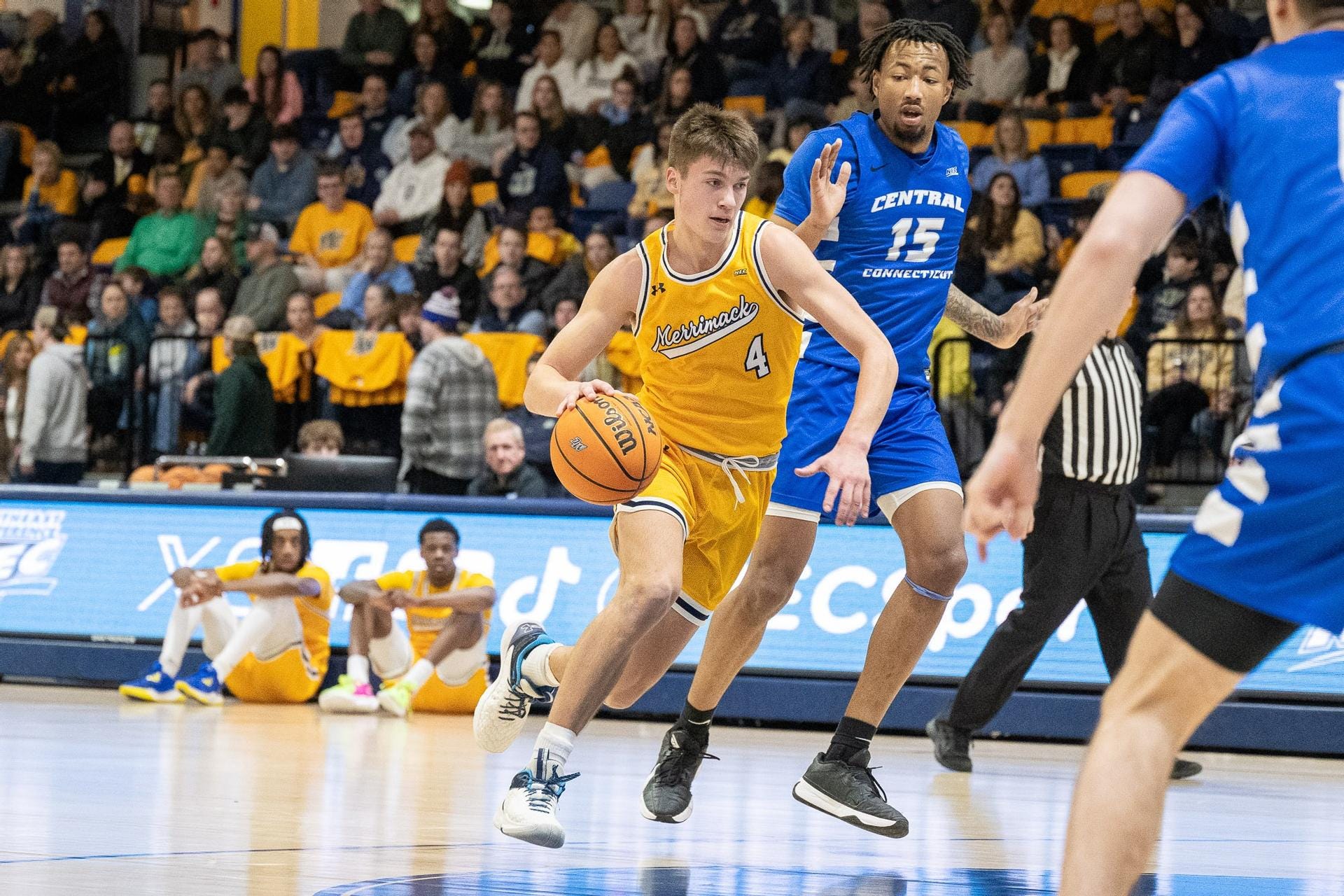 O'Connell's block secures Merrimack's win over Central Connecticut and a share of first place