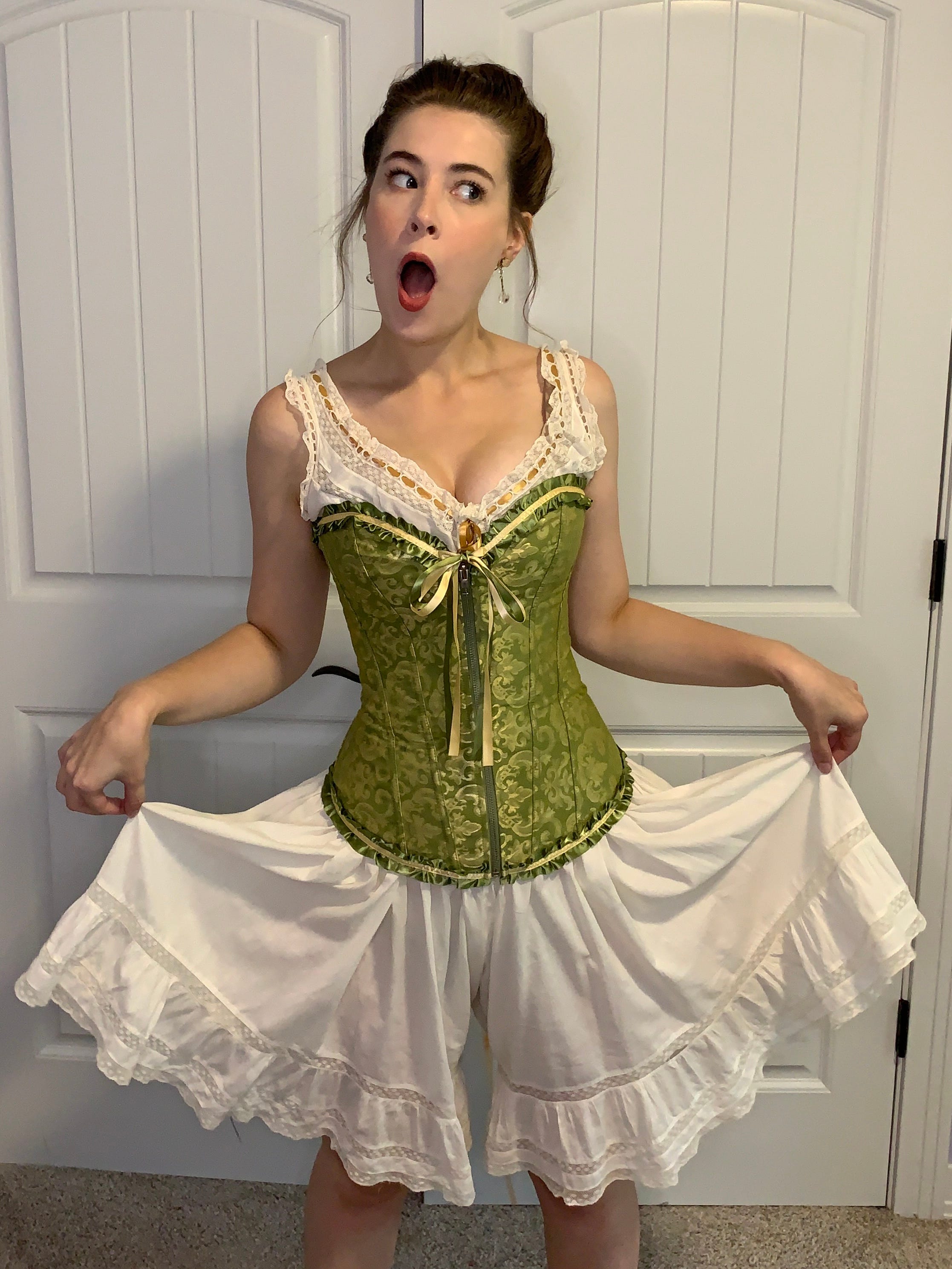Tips for Dressing Vintage! - by Gabi Jones