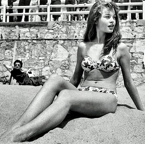 Million Dollar Homepage-Lebanon - Jul 5, 1946: Bikini introduced On July 5,  1946, French designer Louis Reard unveils a daring two-piece swimsuit at  the Piscine Molitor, a popular swimming pool in Paris.