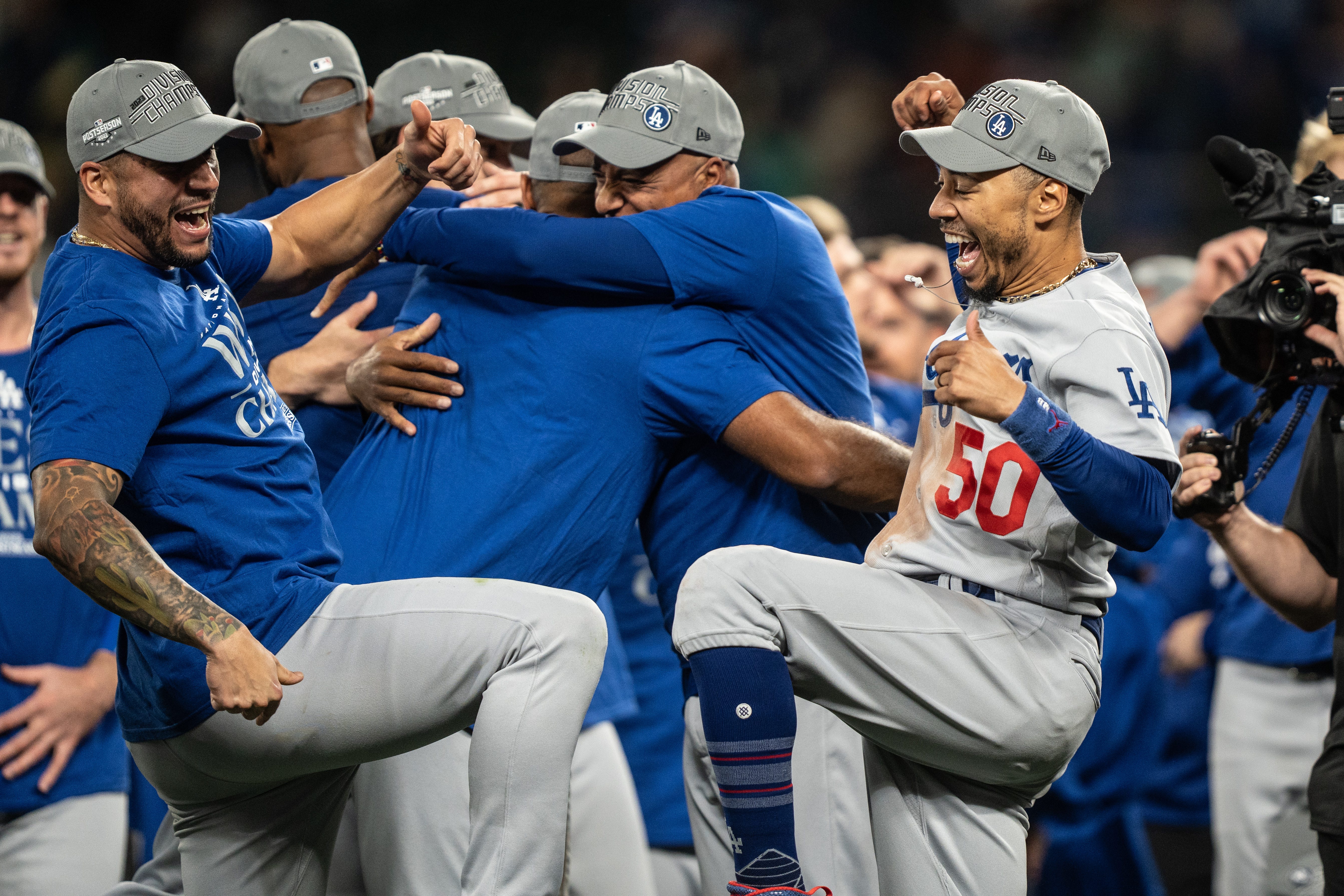 Los Angeles Dodgers wrap up their 10th NL West title in 11 years, Flippin'  Bats