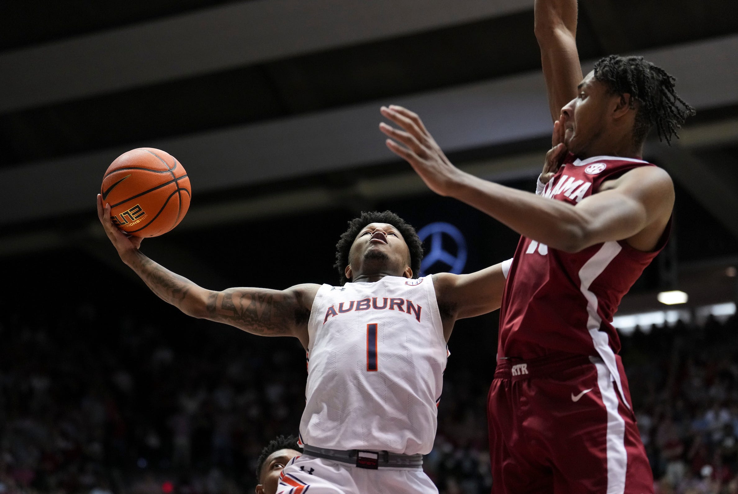 See Brandon Miller game-winning layup to give Alabama basketball OT win