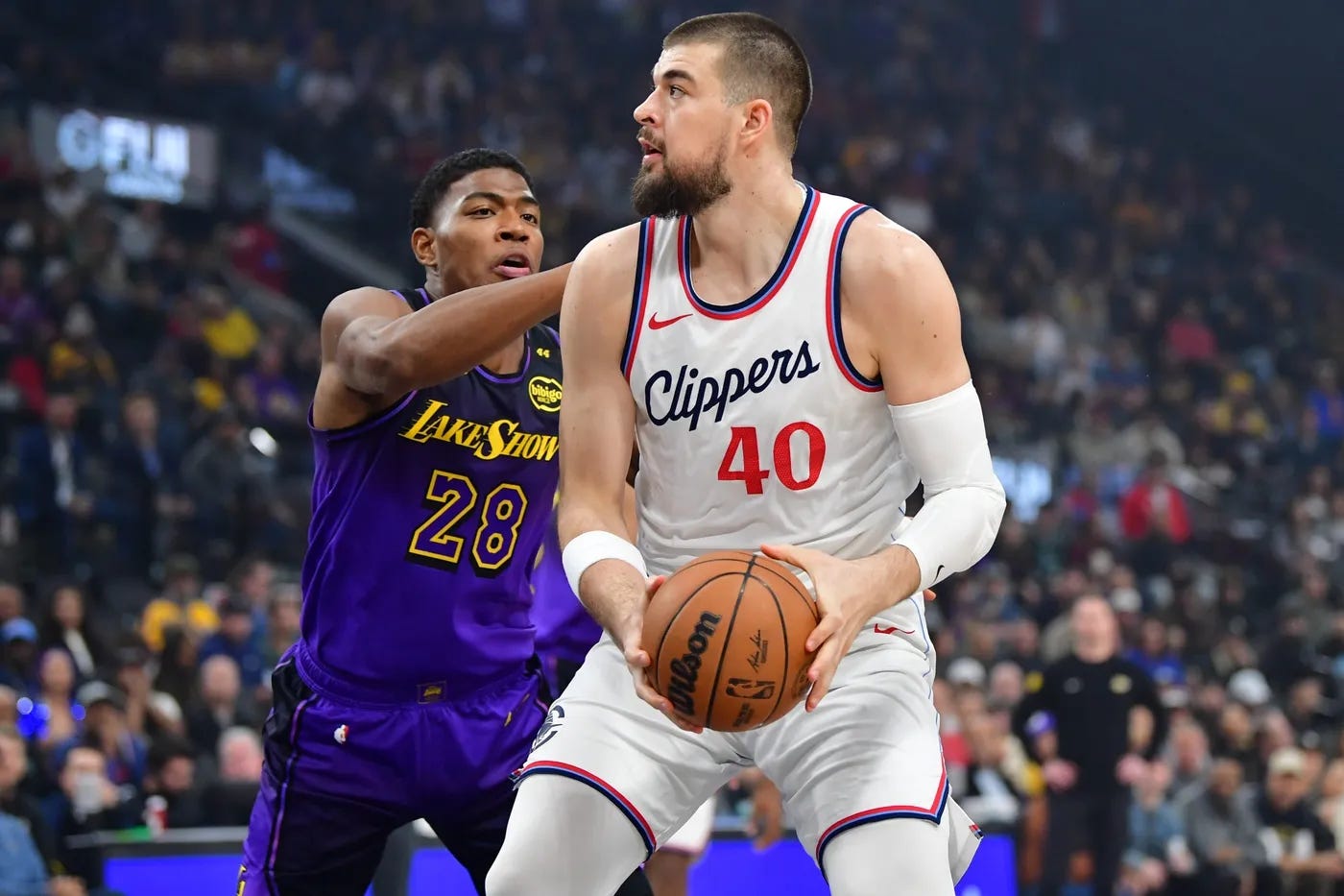 Ivica Zubac, Clippers bully Lakers to win fourth straight game